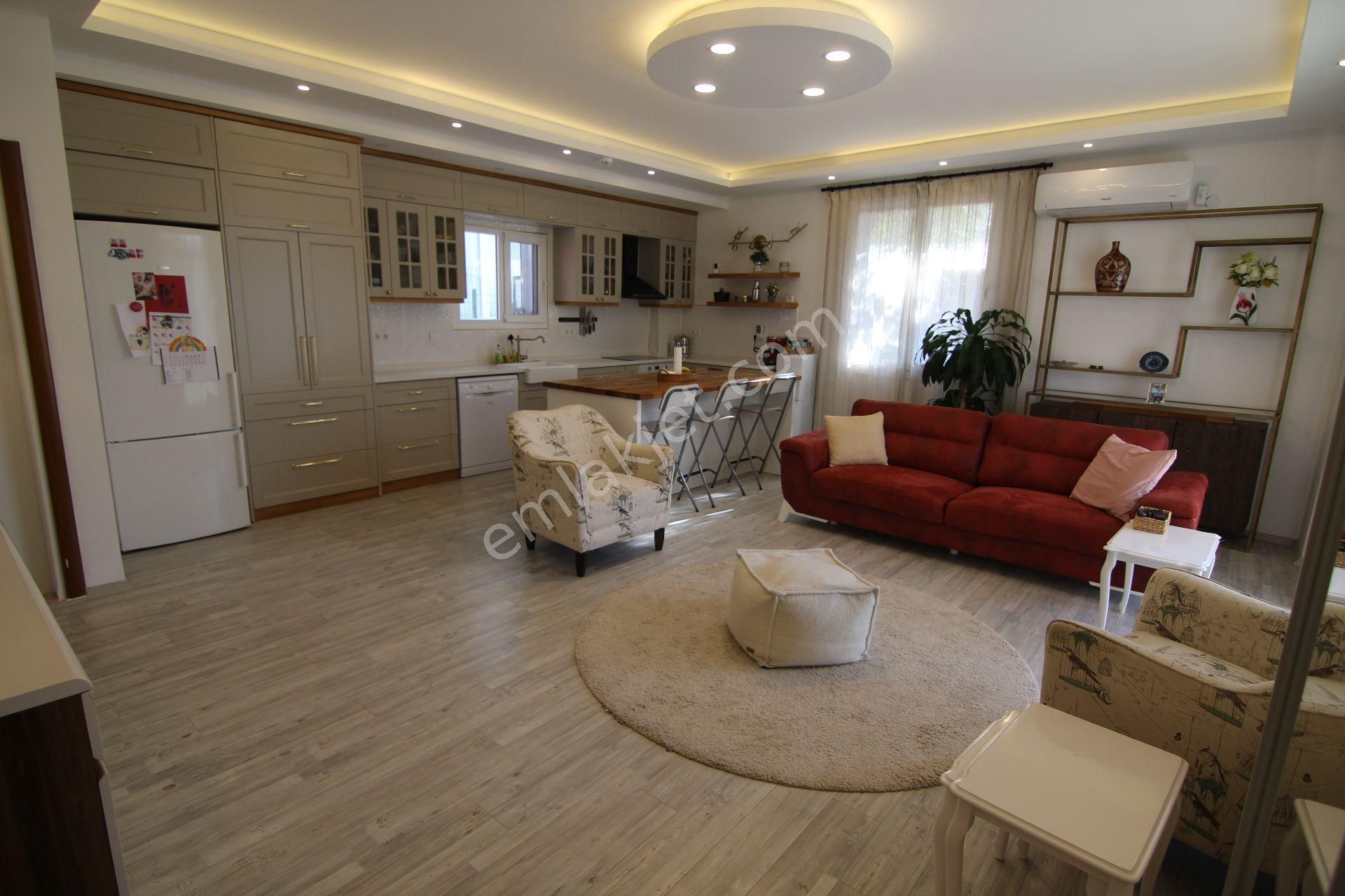 Didim Mavişehirde Deniz Manzaralı Denize 400 Metre 5+1 Villa - Görsel 26