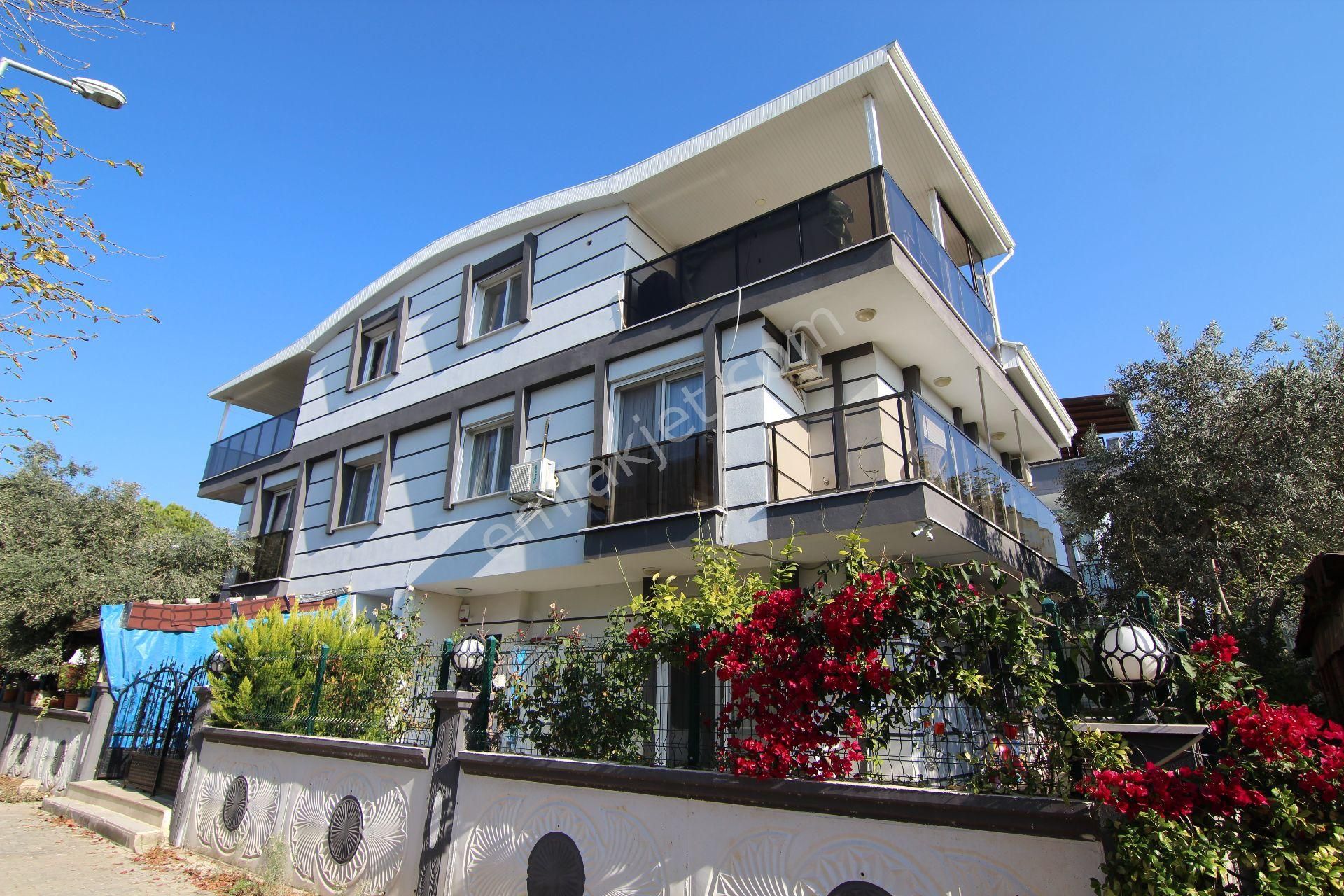 Didim Mavişehirde Deniz Manzaralı Denize 400 Metre 5+1 Villa