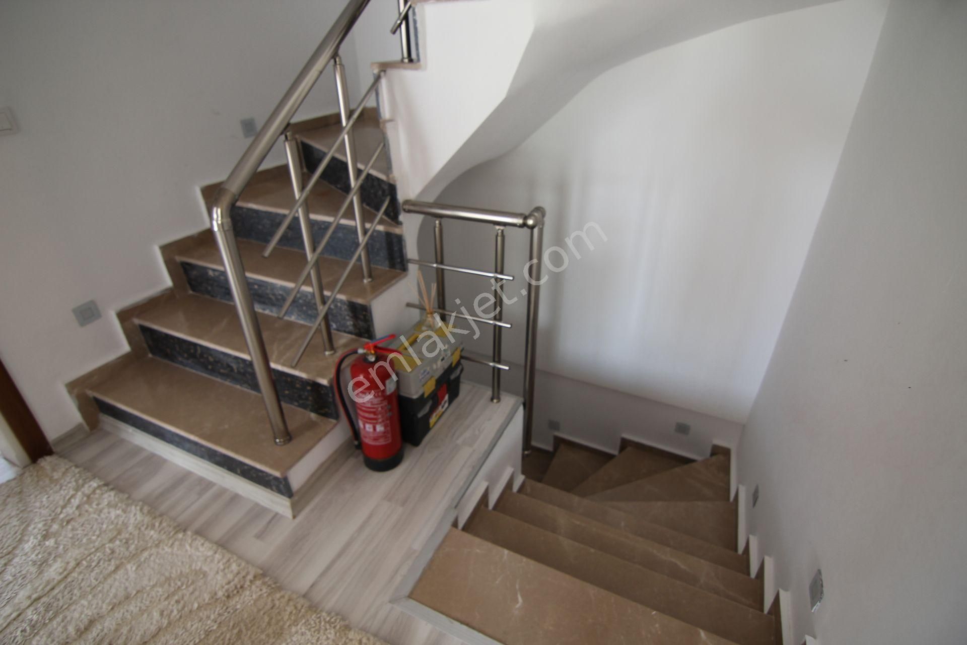 Didim Mavişehirde Deniz Manzaralı Denize 400 Metre 5+1 Villa - Görsel 12