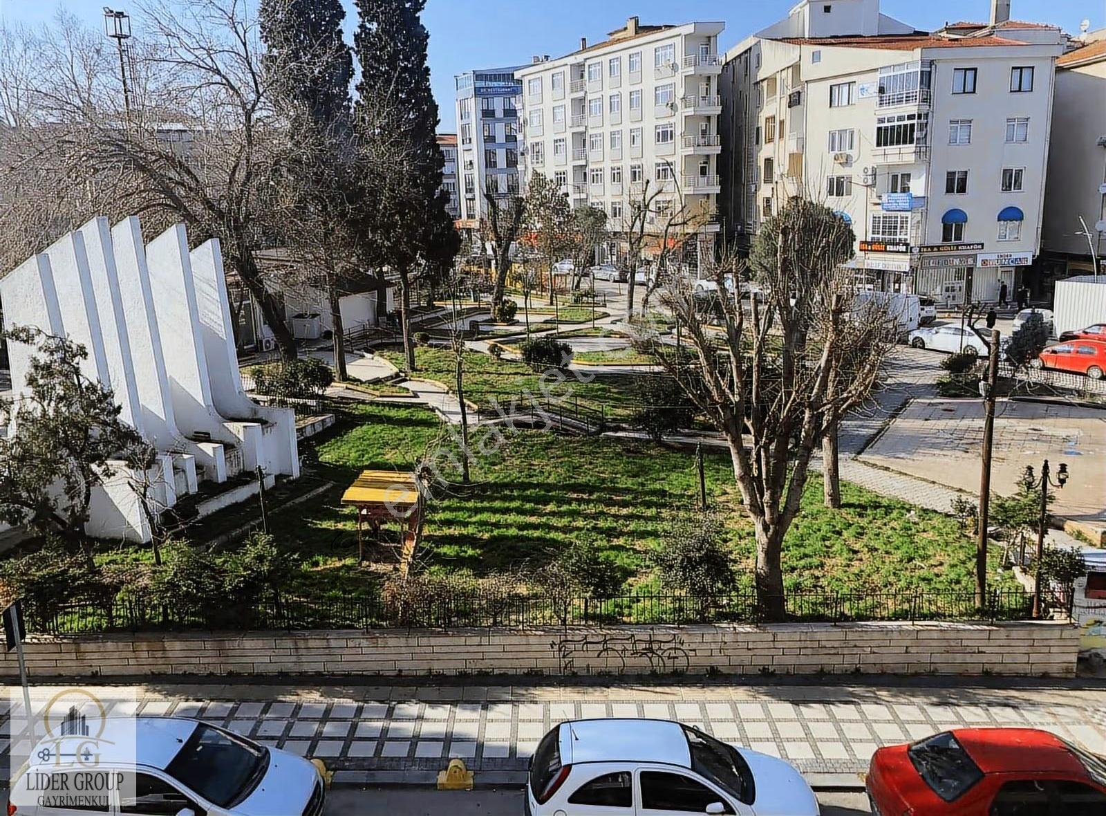Çarşının Göbeğinde İster Mesken İster İşyeri