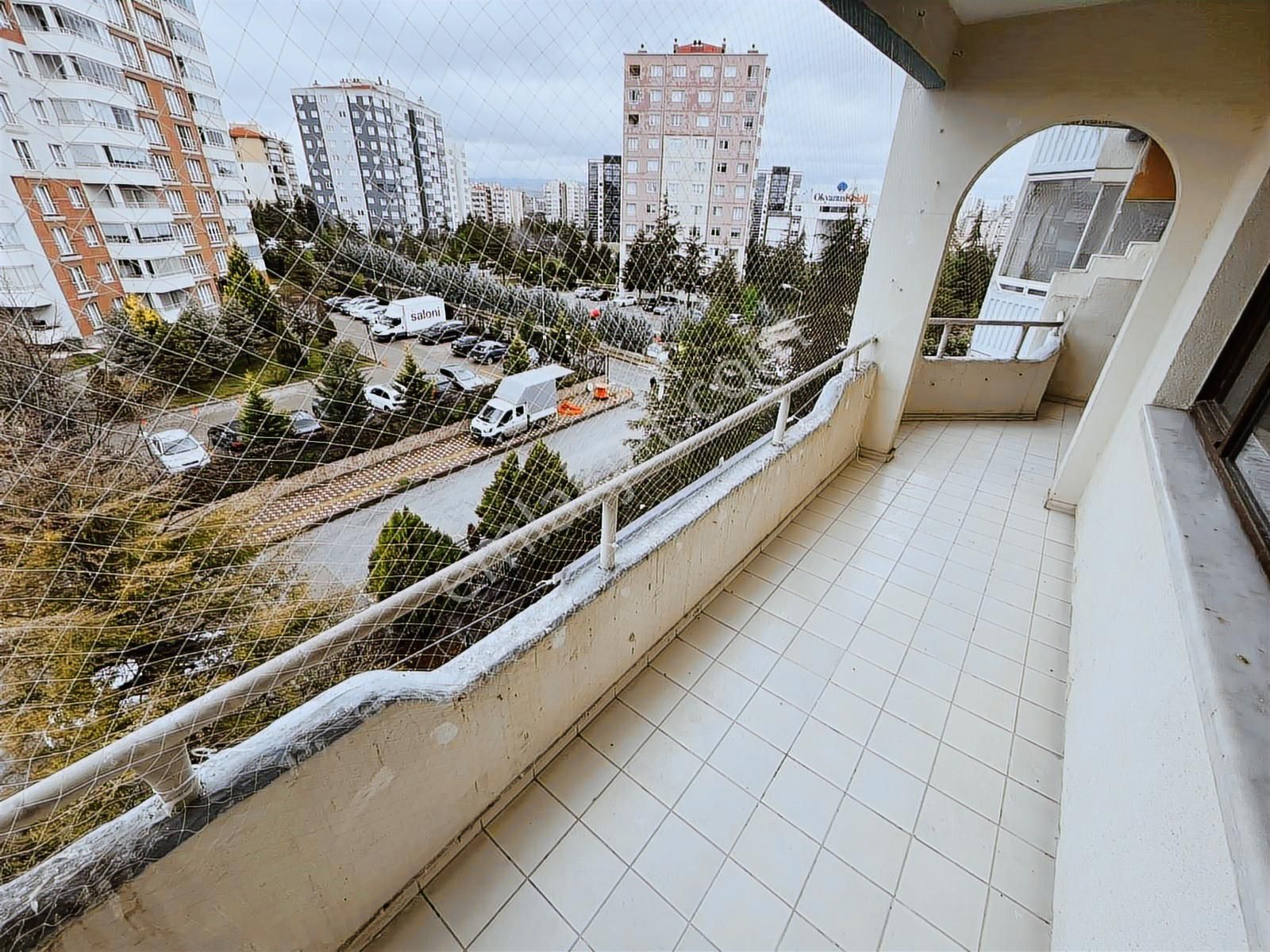 Eryaman Öz Ahikent Sitesinde Ara Kat Asansörlü 3+1 Kiralık Daire - Görsel 4
