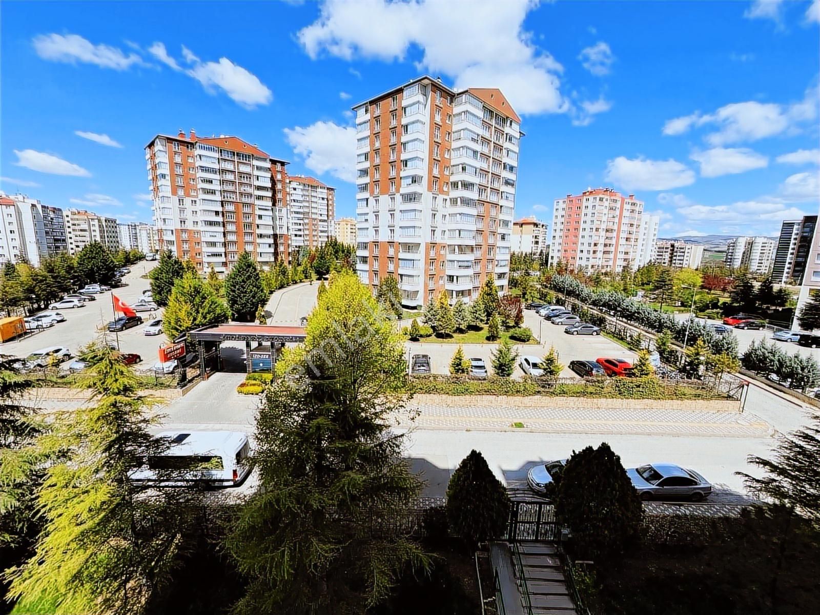 Eryaman Öz Ahikent Sitesinde Ara Kat Asansörlü 3+1 Kiralık Daire - Görsel 18