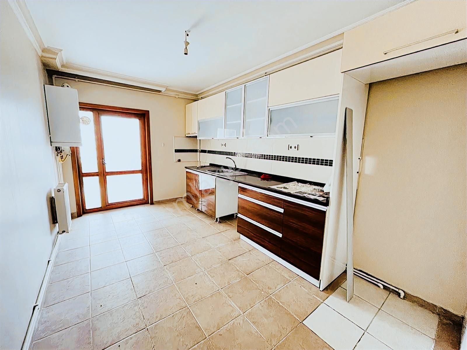 Eryaman Öz Ahikent Sitesinde Ara Kat Asansörlü 3+1 Kiralık Daire - Görsel 17