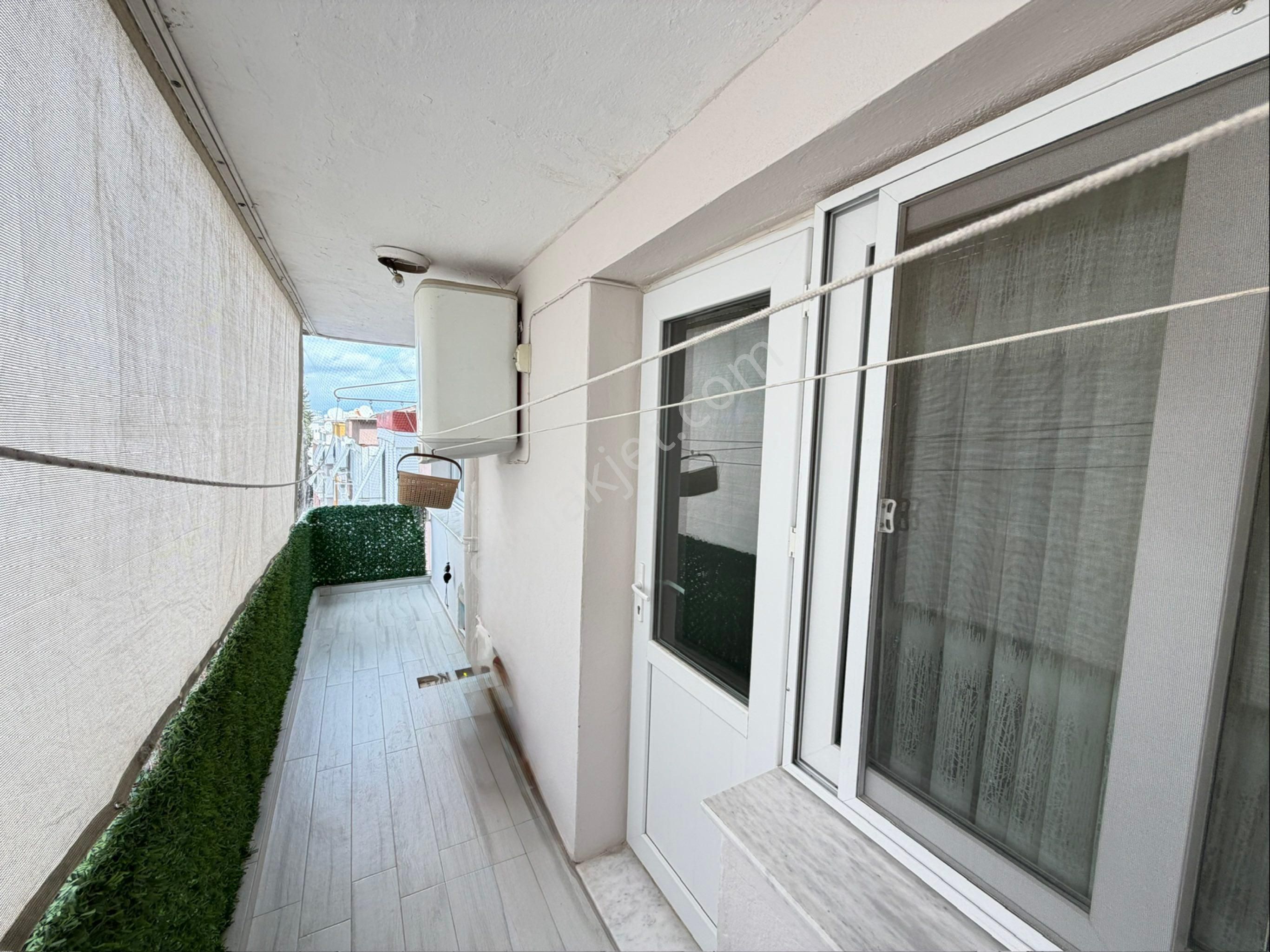 Balçova Ata Caddesine Yakın Tadilatlı 3+1 Ferah Daire - Görsel 4