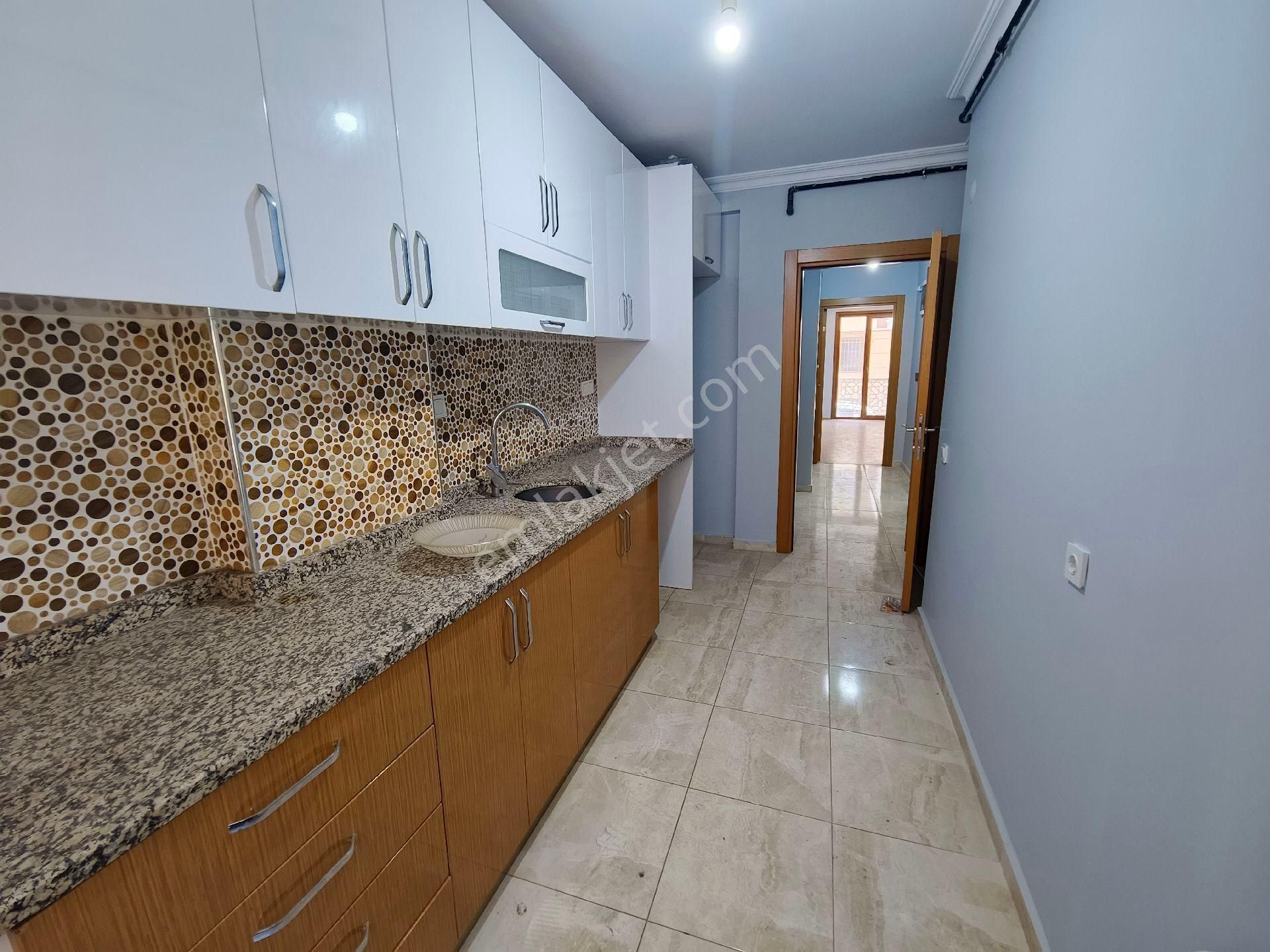 Güneyden Metroya 15 Dakika Yürüme 1+1.70 M2 Y.giriş Daire - Görsel 2