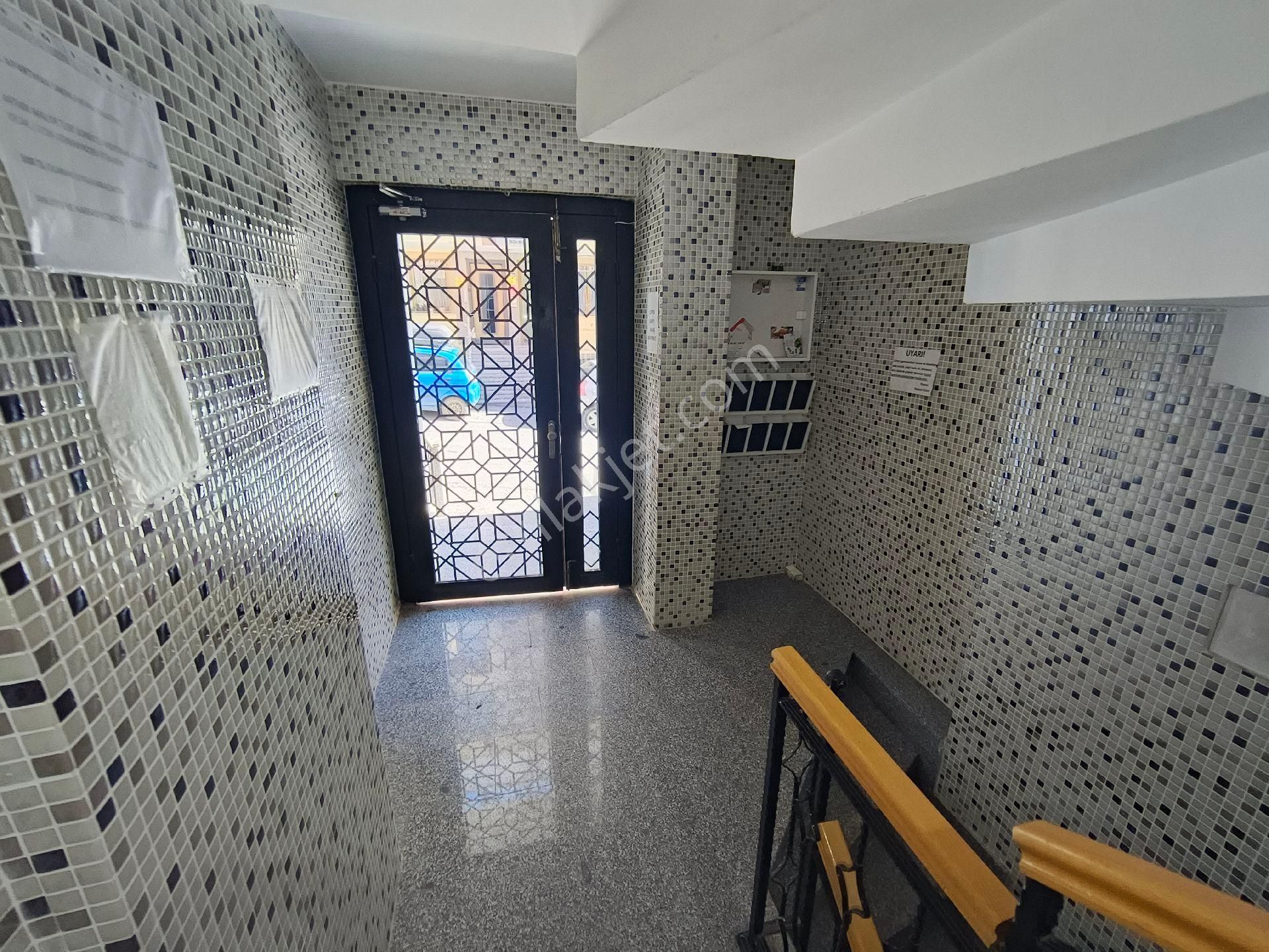 Güneyden Metroya 15 Dakika Yürüme 1+1.70 M2 Y.giriş Daire - Görsel 25