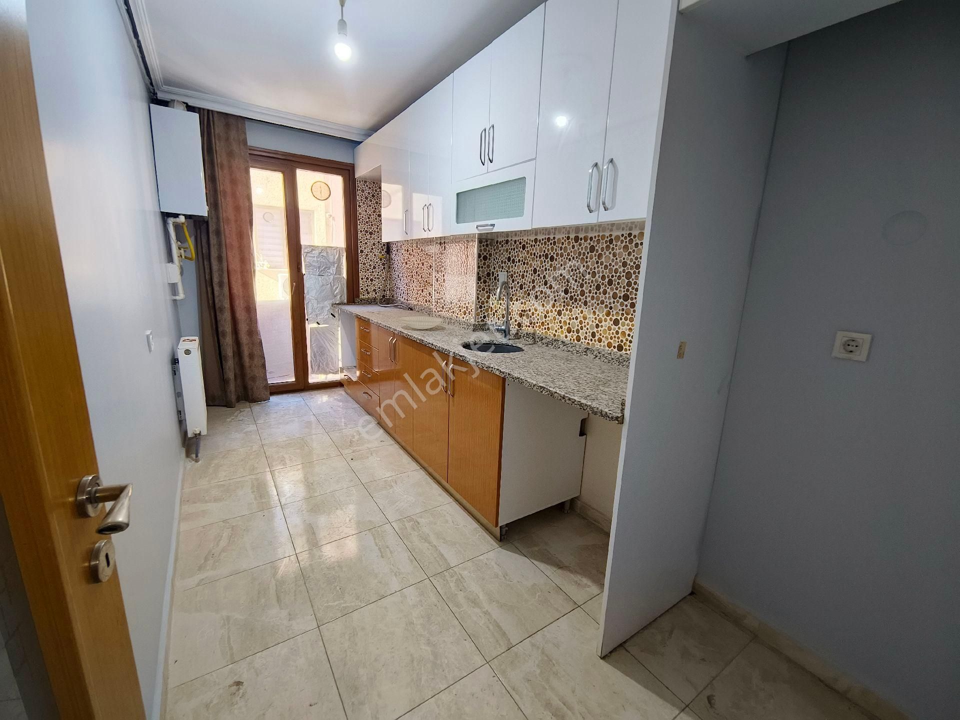 Güneyden Metroya 15 Dakika Yürüme 1+1.70 M2 Y.giriş Daire - Görsel 6