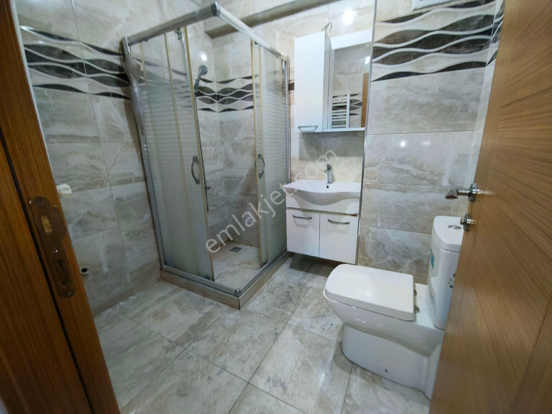 Güneyden Metroya 15 Dakika Yürüme 1+1.70 M2 Y.giriş Daire - Görsel 23