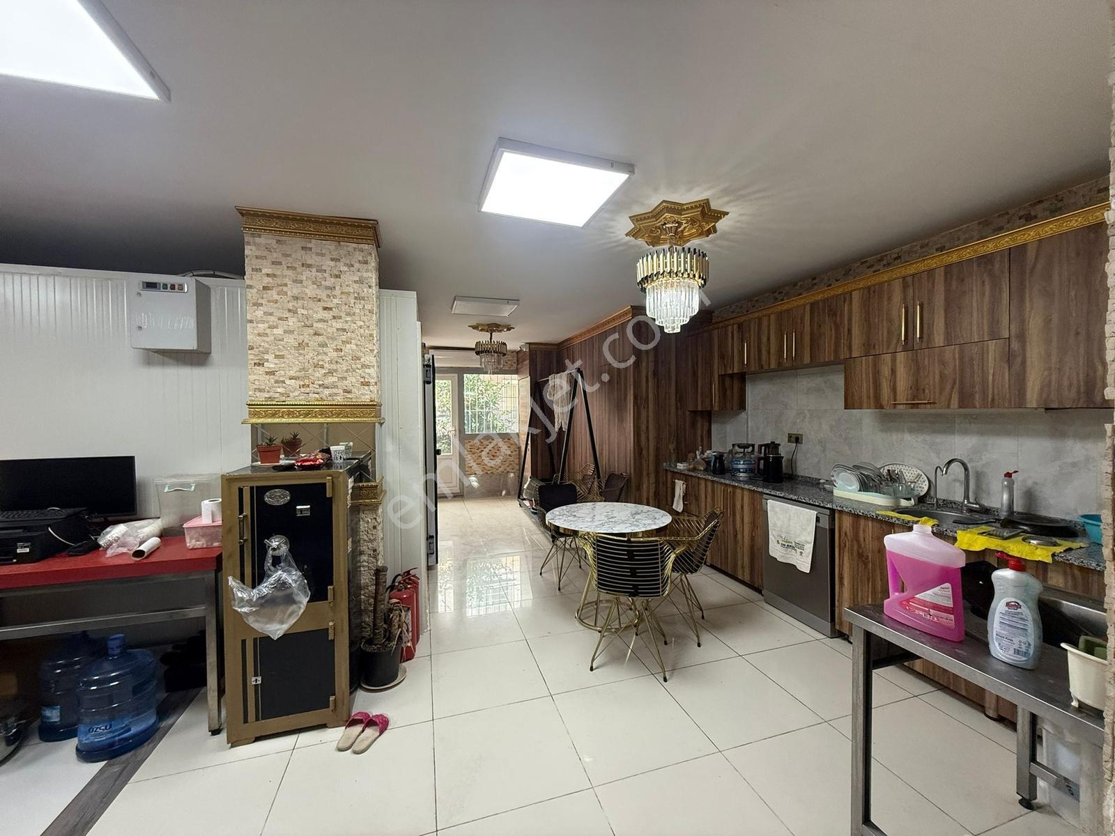 Bal Gayrimenkulden-kaçırılmayacak Konumda 300 M2 Dükkan - Görsel 3