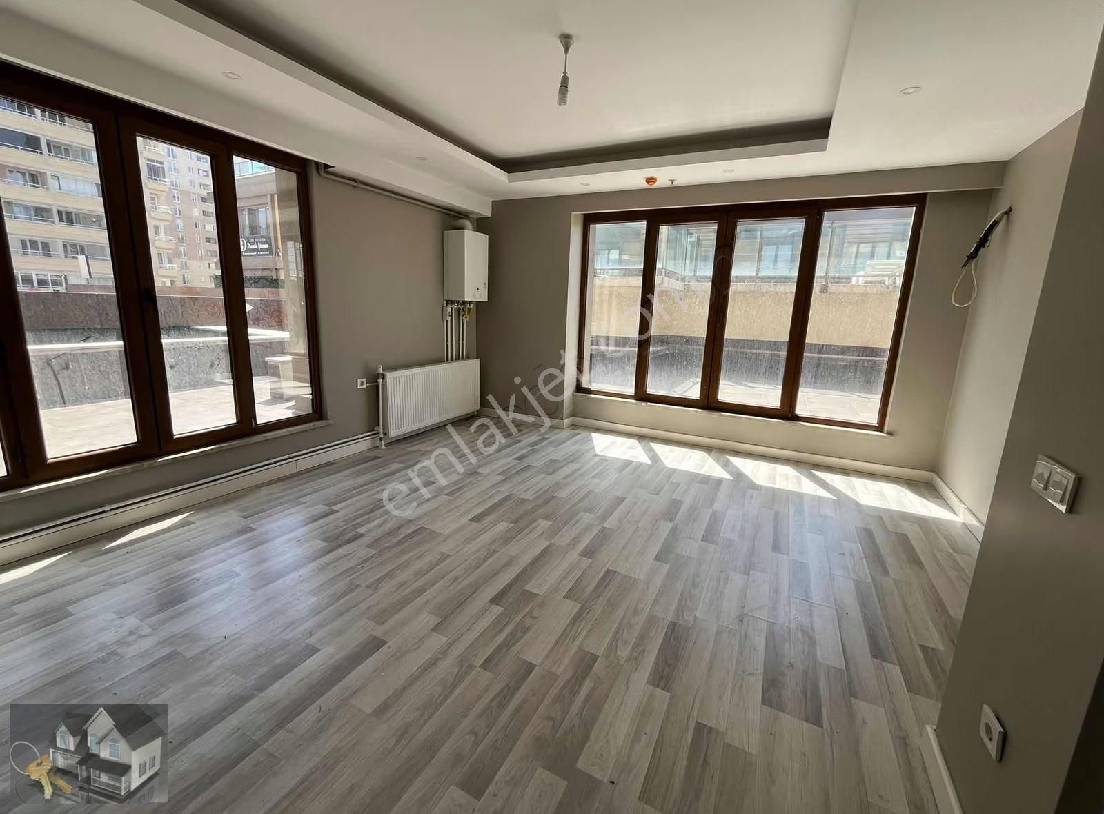 Sancaktepe Yenidoğan Kiralık Havuzlu Sitede 1+1 Daire