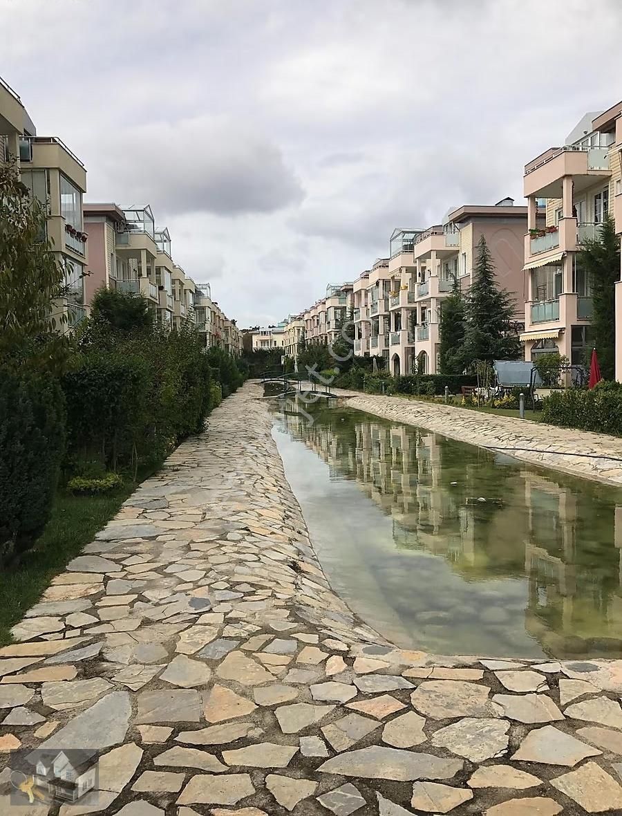 Sancaktepe Alice Village De Gölet Manzaralı Kiralık 2+1 Arakat