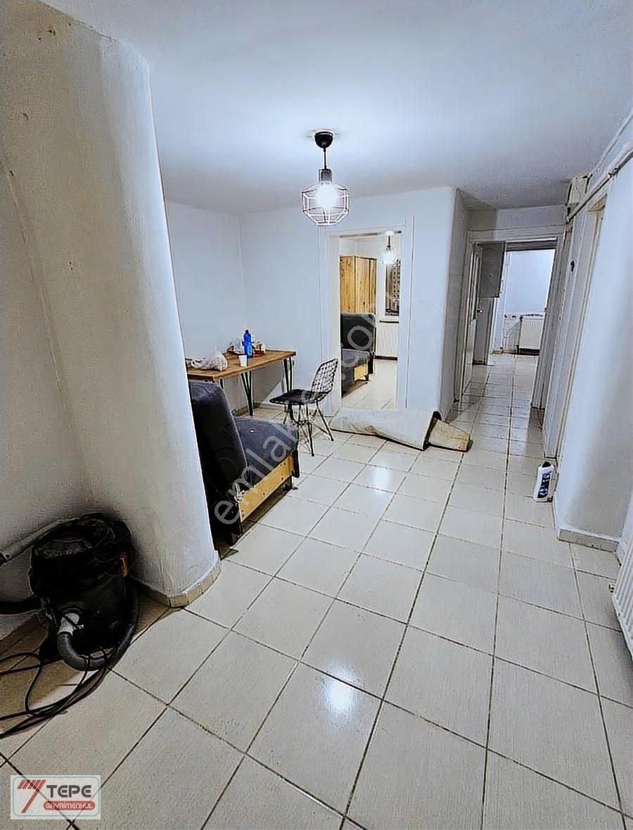 Dersvekili Sokakta Kiralık 1+1