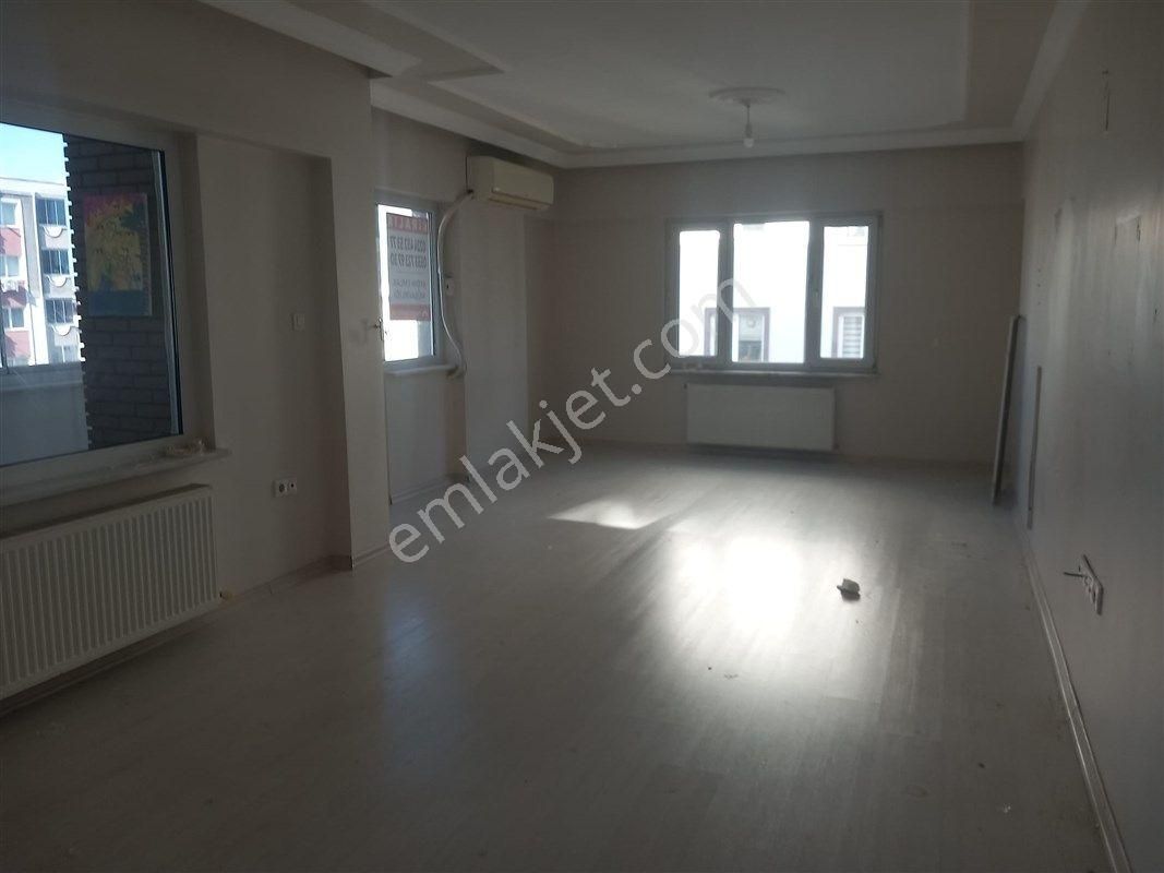 Bursa Nilüfer Üçevler De Site İçi Kiralık 3.kat 3+1 Daire 28.000 Tl - Görsel 2