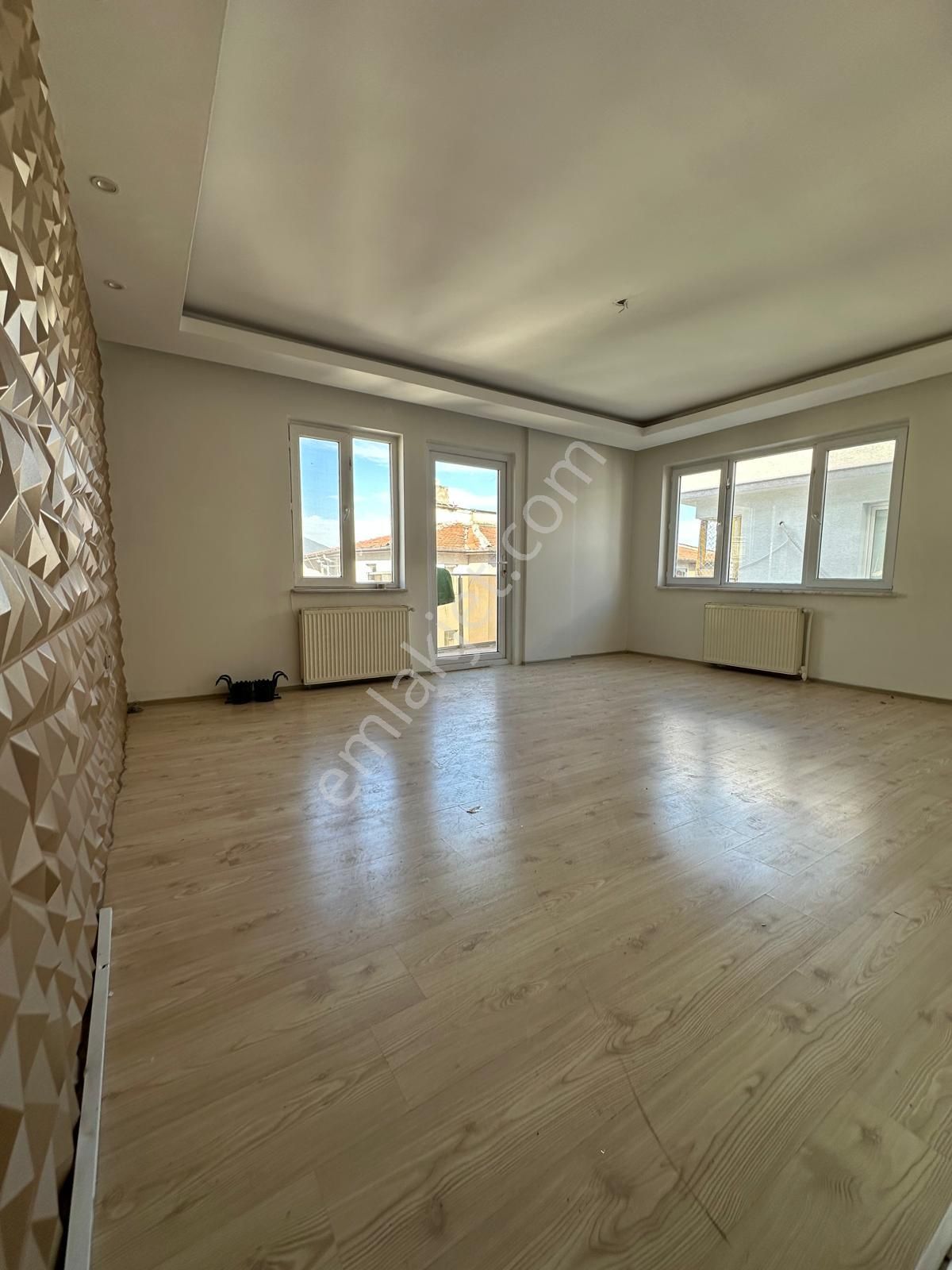 Setbaşı Umurbey'de | Park Yanı Çift Balkonlu Bakımlı 2+1 Kiralık Daire - Görsel 2