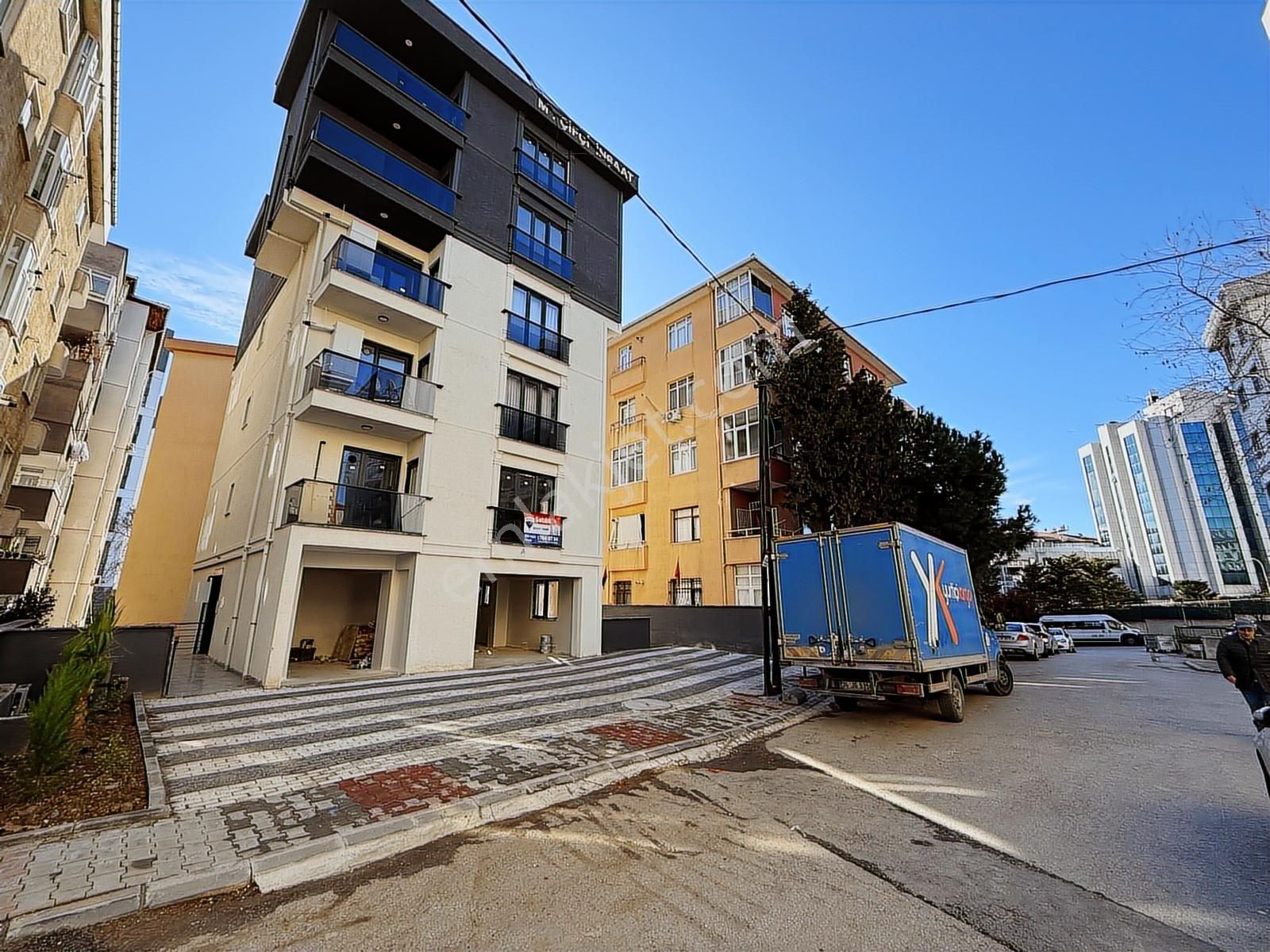 Kartal Hürriyet Mahallesi Satılık 3+1 Metroya 300 Metre - Görsel 3