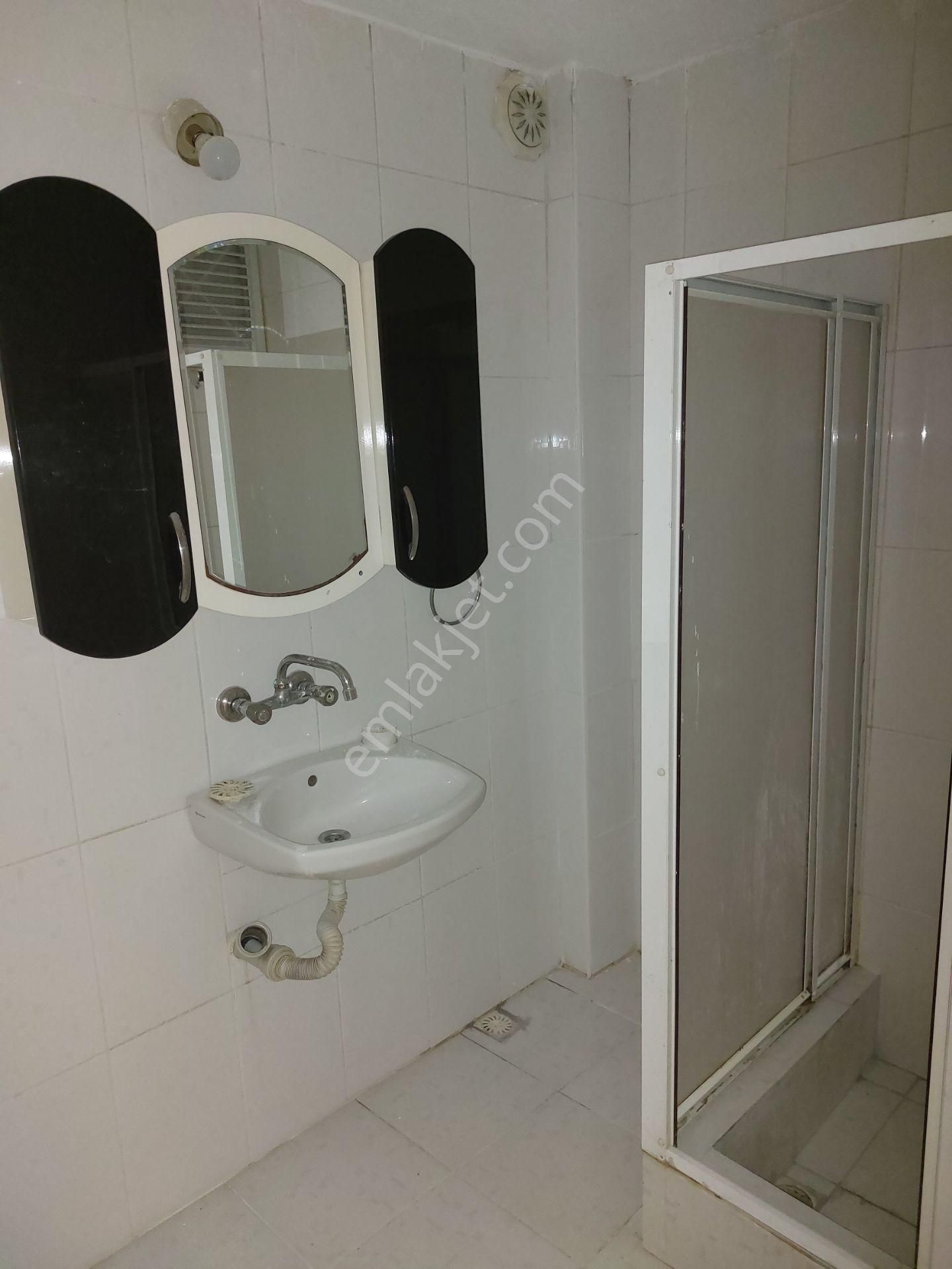 İşçievlerinde Yüksek Zemin Çift Balkonlu Doğalgazlı 120m2 3+1 - Görsel 24