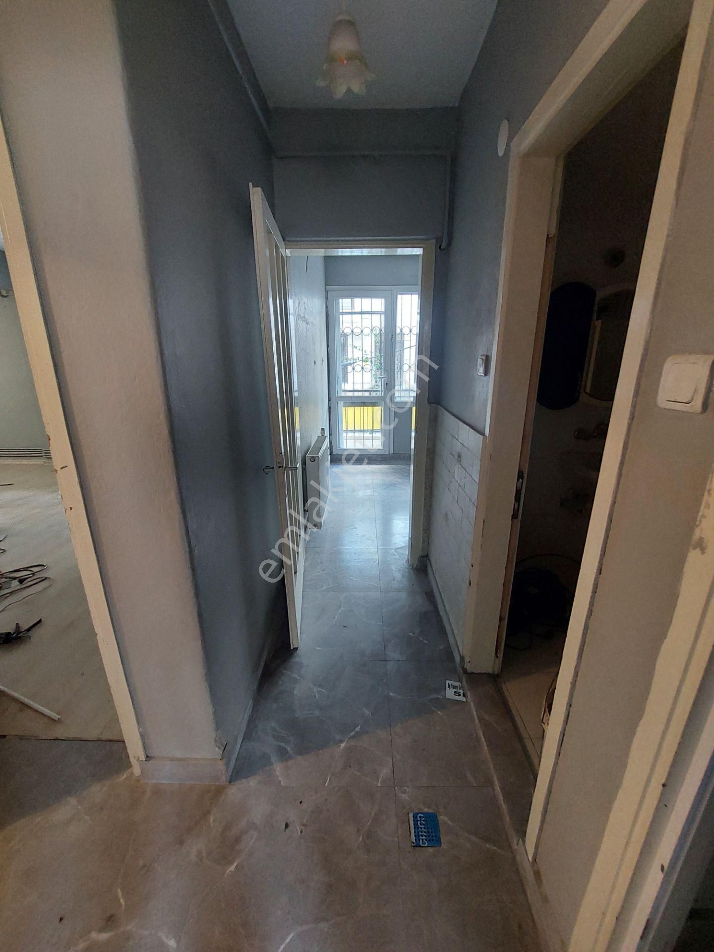 İşçievlerinde Yüksek Zemin Çift Balkonlu Doğalgazlı 120m2 3+1 - Görsel 33