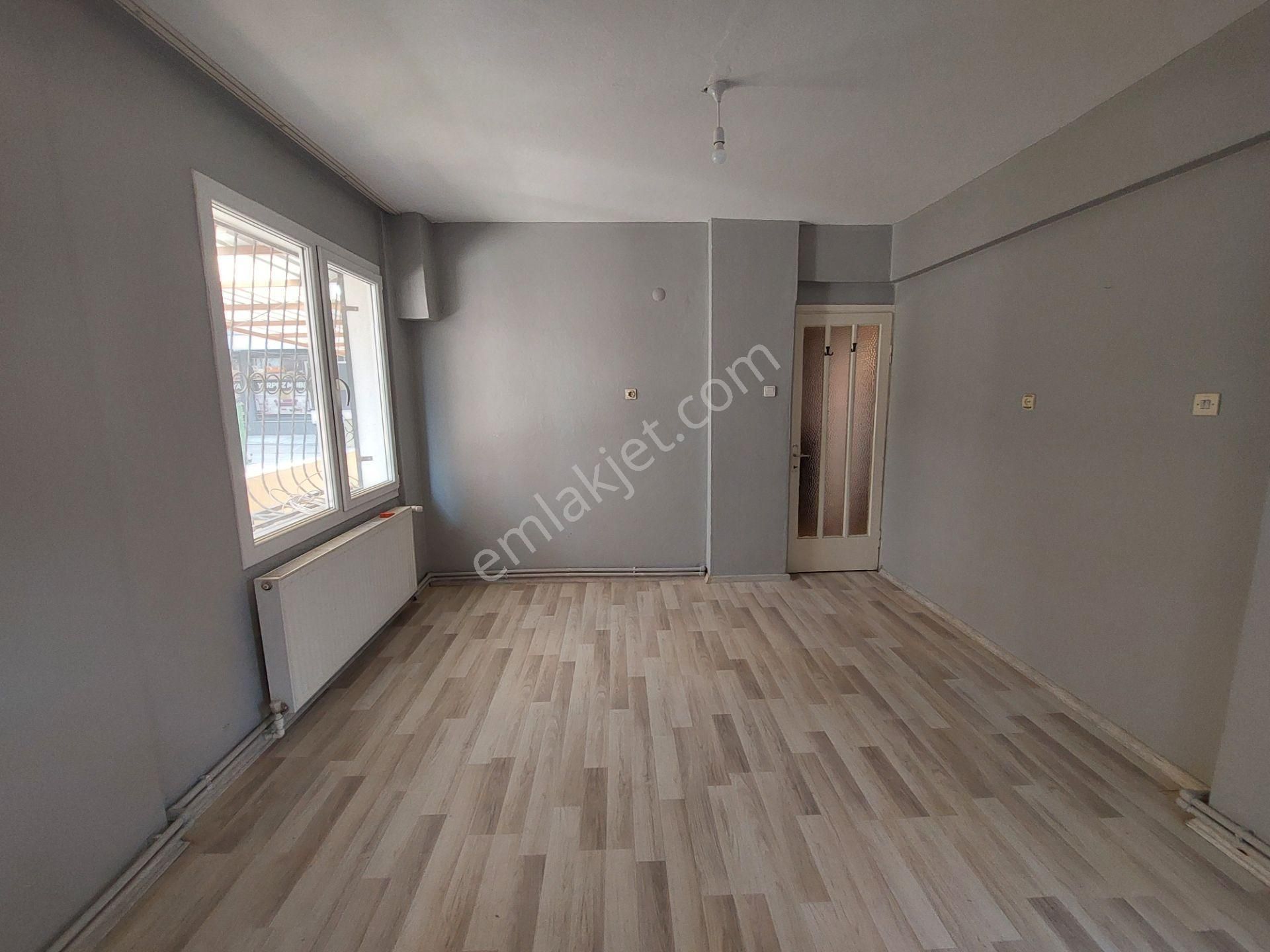 İşçievlerinde Yüksek Zemin Çift Balkonlu Doğalgazlı 120m2 3+1 - Görsel 19