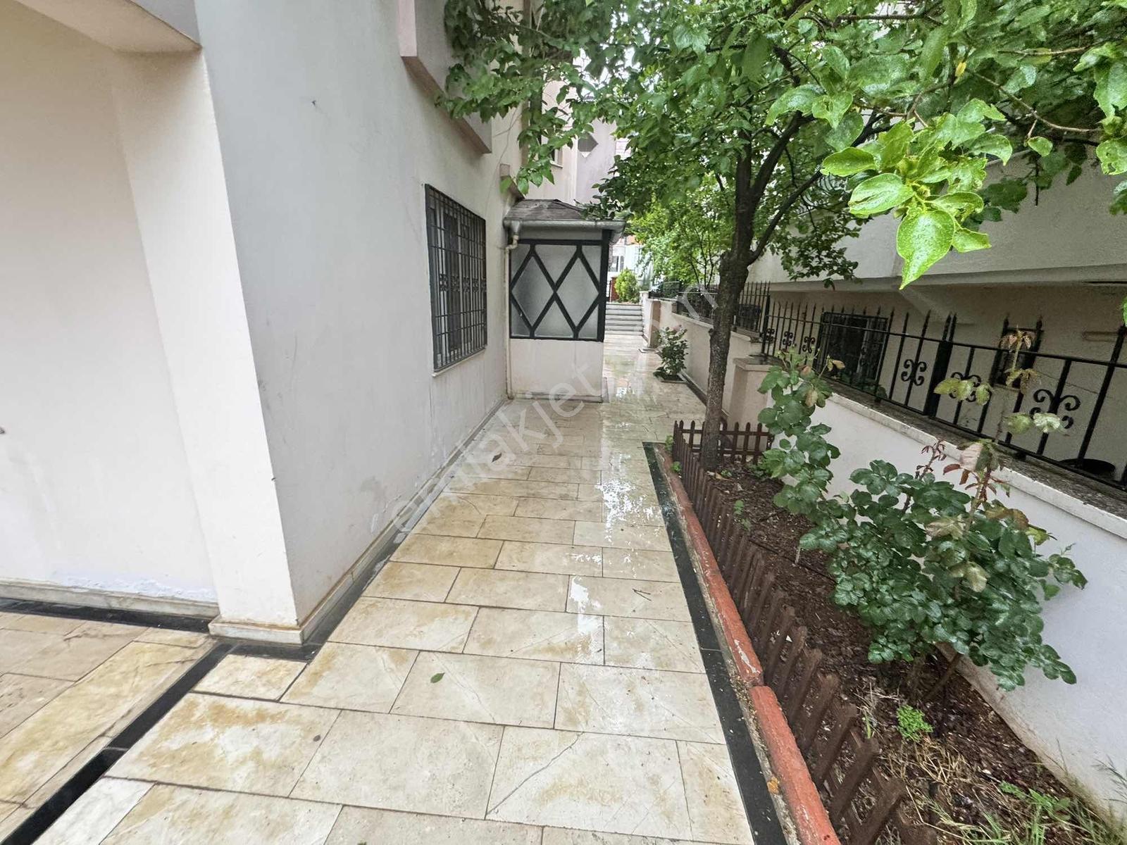 Güvenevlerde Kiralık 3+1 Bahçeli Giriş Kat Daire - Görsel 14