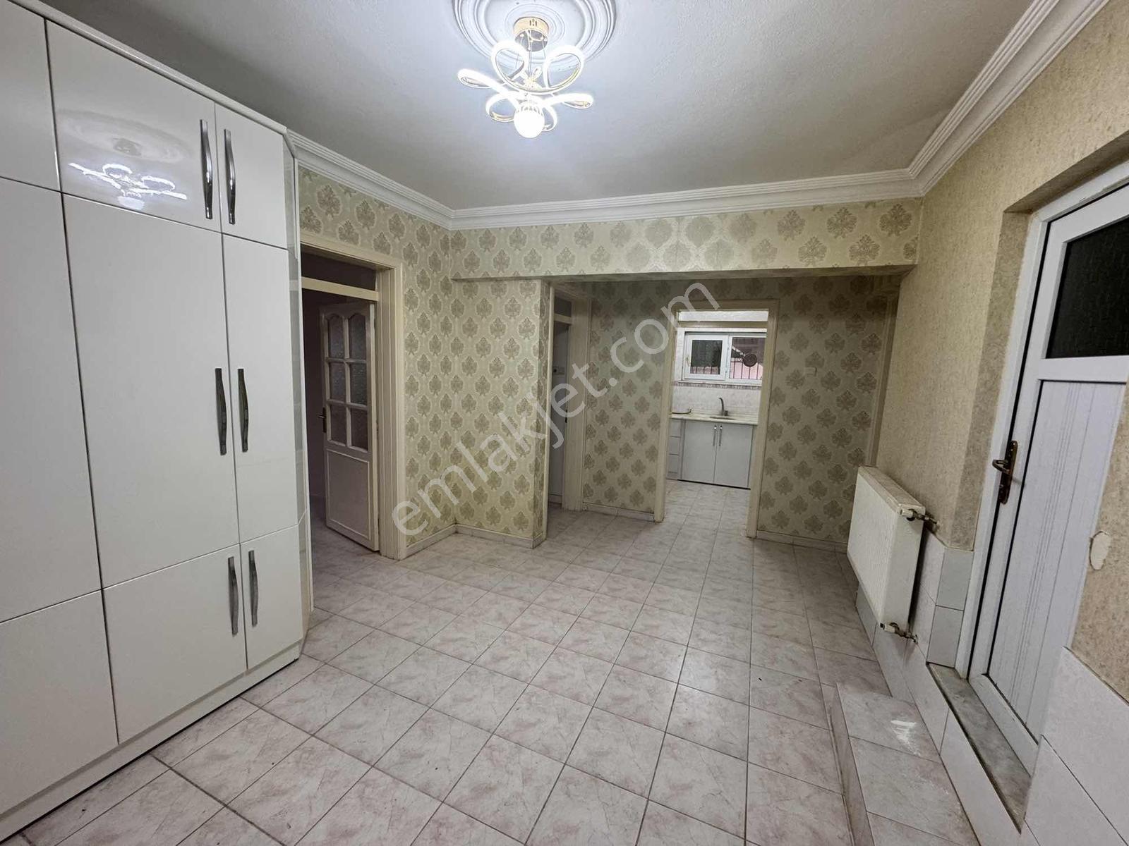 Güvenevlerde Kiralık 3+1 Bahçeli Giriş Kat Daire - Görsel 3