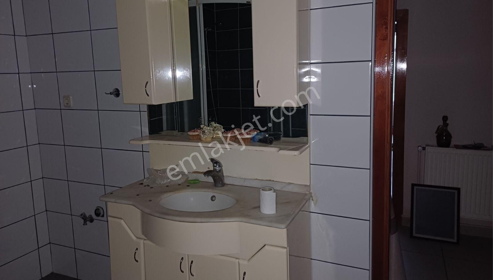 Atatürk Caddesinde Kiralık 4+1 Daire Veya Ofis - Görsel 9