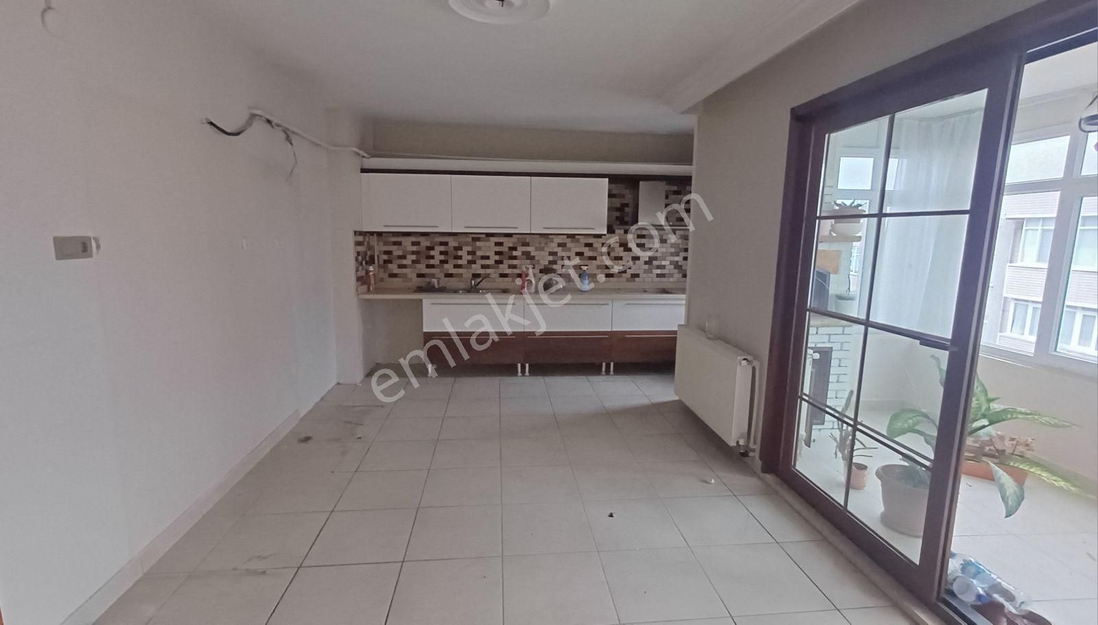 Atatürk Caddesinde Kiralık 4+1 Daire Veya Ofis - Görsel 17