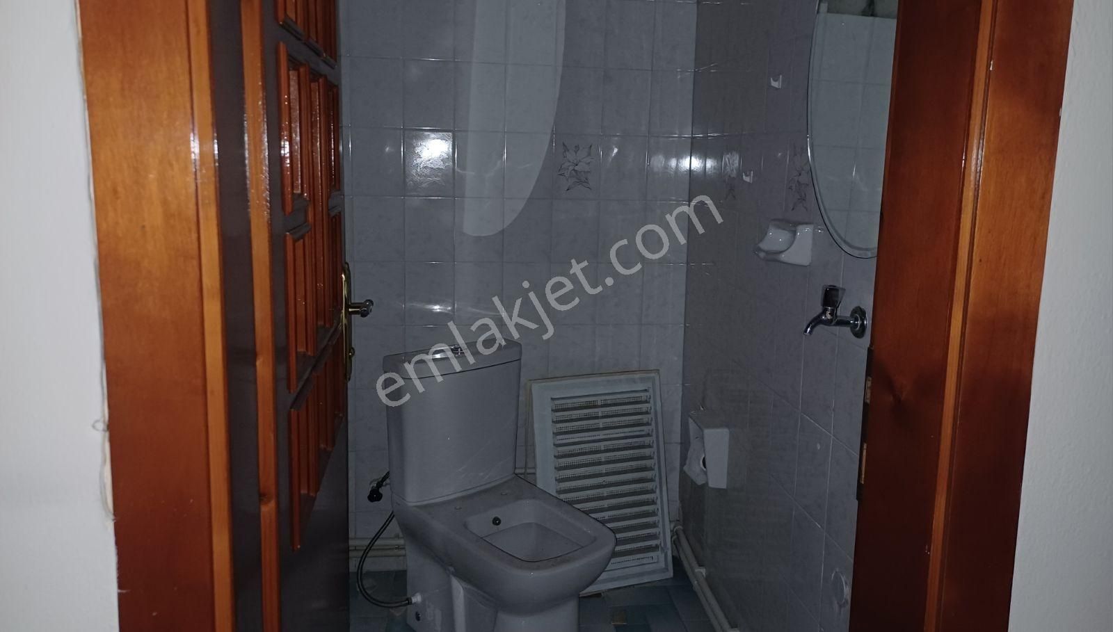 Atatürk Caddesinde Kiralık 4+1 Daire Veya Ofis - Görsel 13