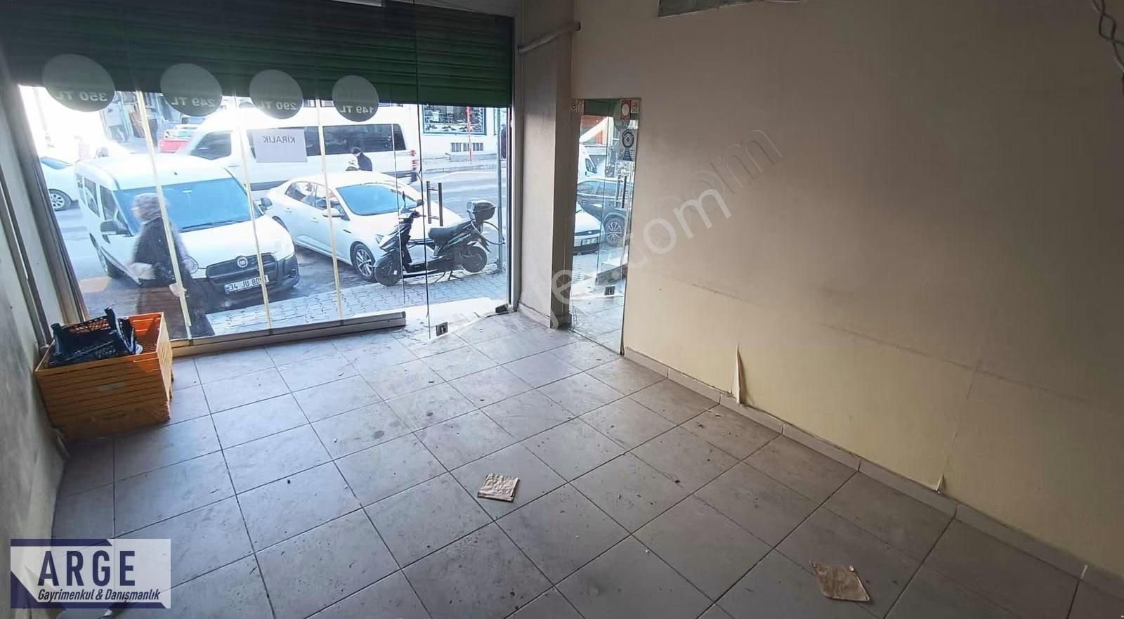 Merkezi Konumda Cadde Üzeri Kiralık Dükkan