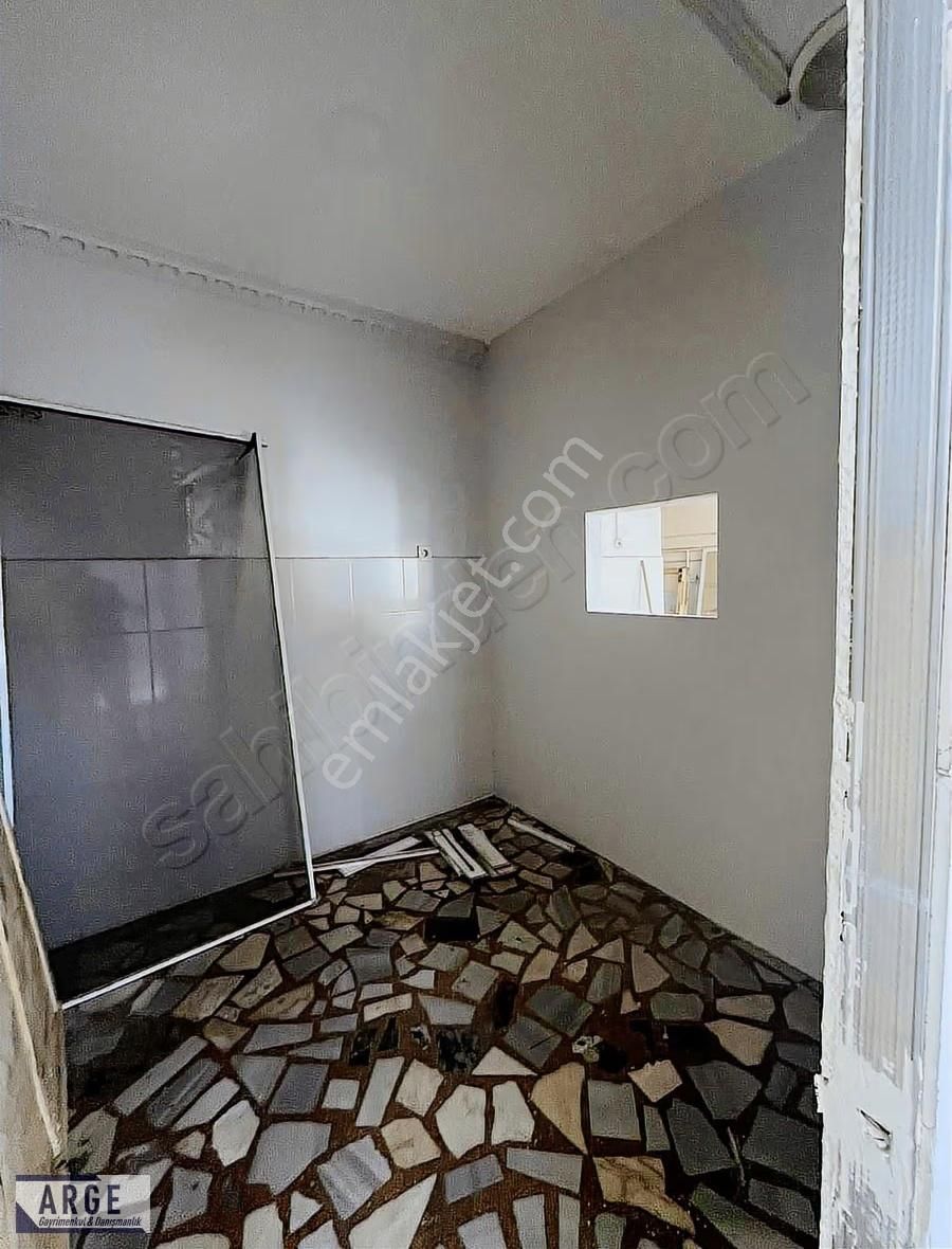 Merkezi Konumda Çift Cephe Kiralık Dükkan - Görsel 3