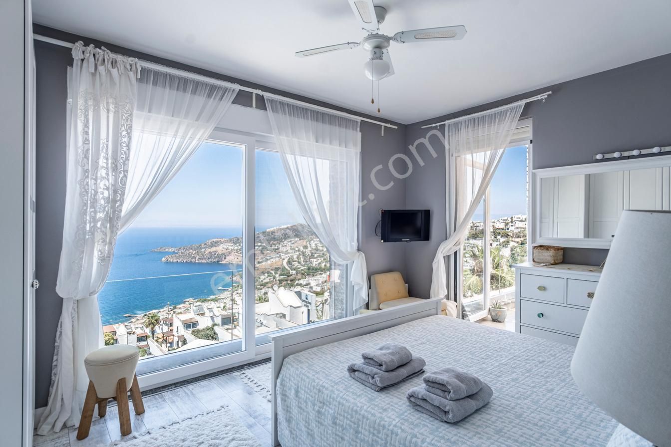 Bodrum Yalıkavakta Muhteşem Deniz Manzaralı 4+1 Havuzlu Villa - Görsel 8