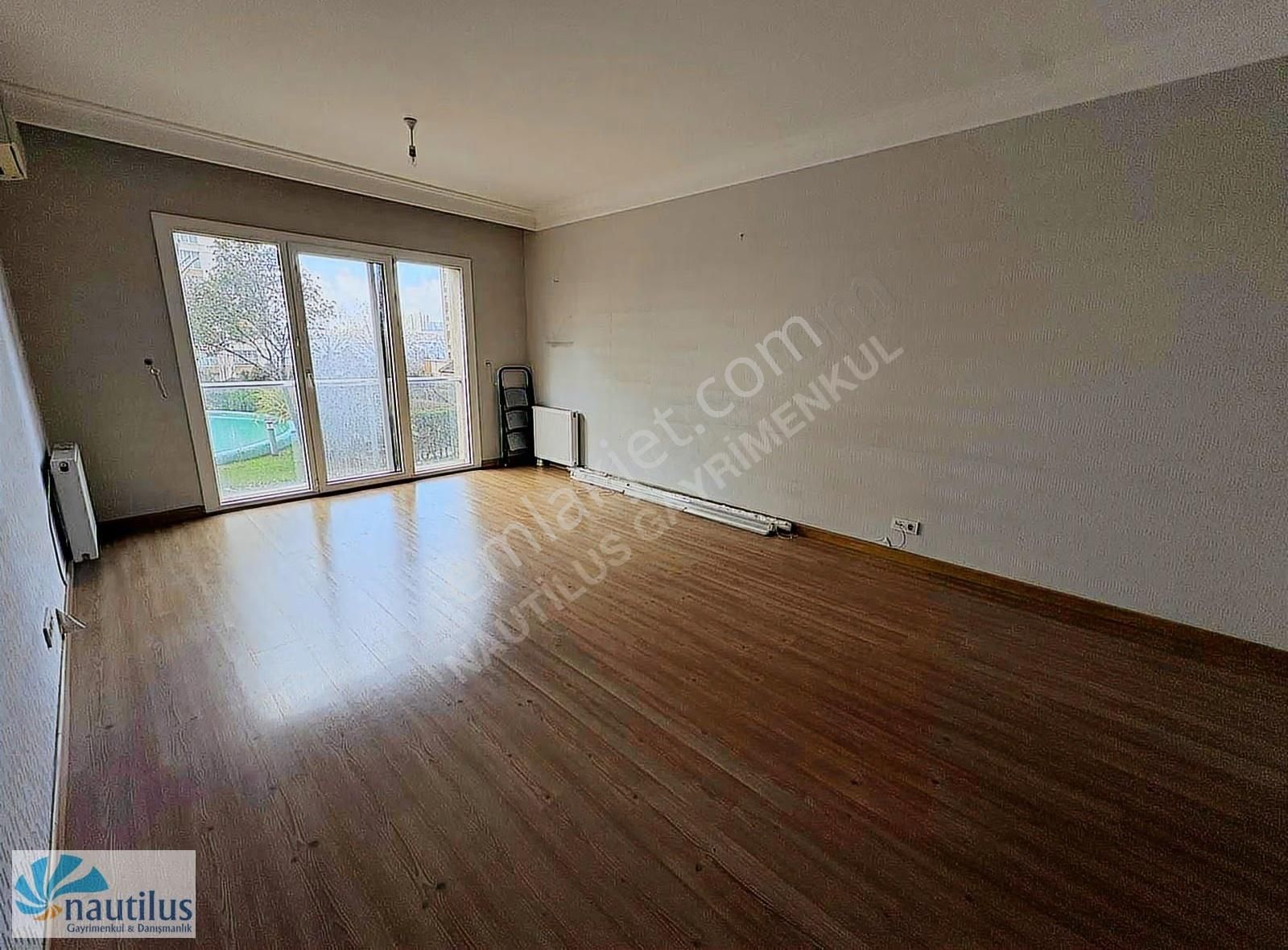 Bizim Evler 4 Satılık Bahçe Katı Havuz Manzaralı 2+1 - Görsel 10