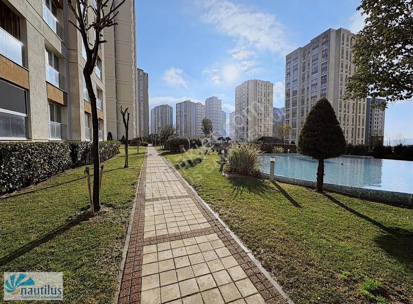 Bizim Evler 4 Satılık Bahçe Katı Havuz Manzaralı 2+1 - Görsel 12