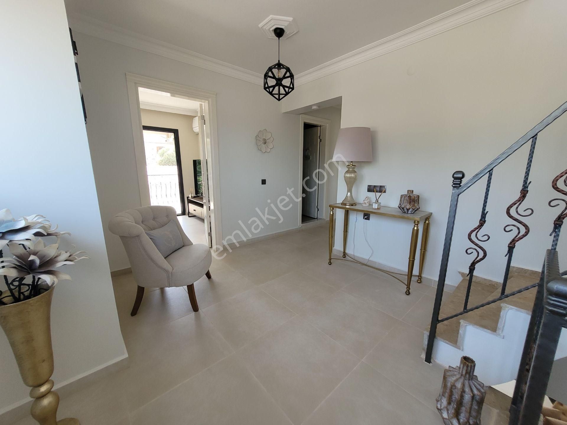 Didim Taş Evler Mevkiinde Tam Müstakil Deniz Ve Gün Batımı Manzaralı Triplex Villa - Görsel 17