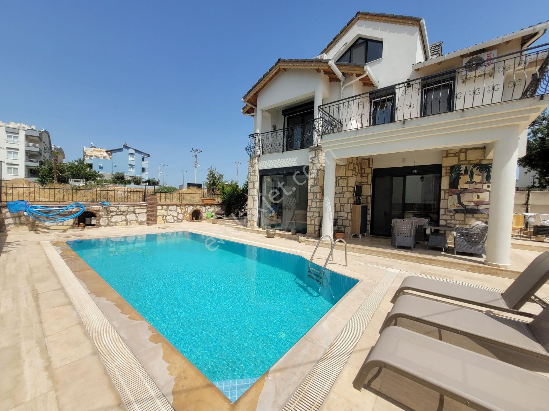 Didim Taş Evler Mevkiinde Tam Müstakil Deniz Ve Gün Batımı Manzaralı Triplex Villa - Görsel 9