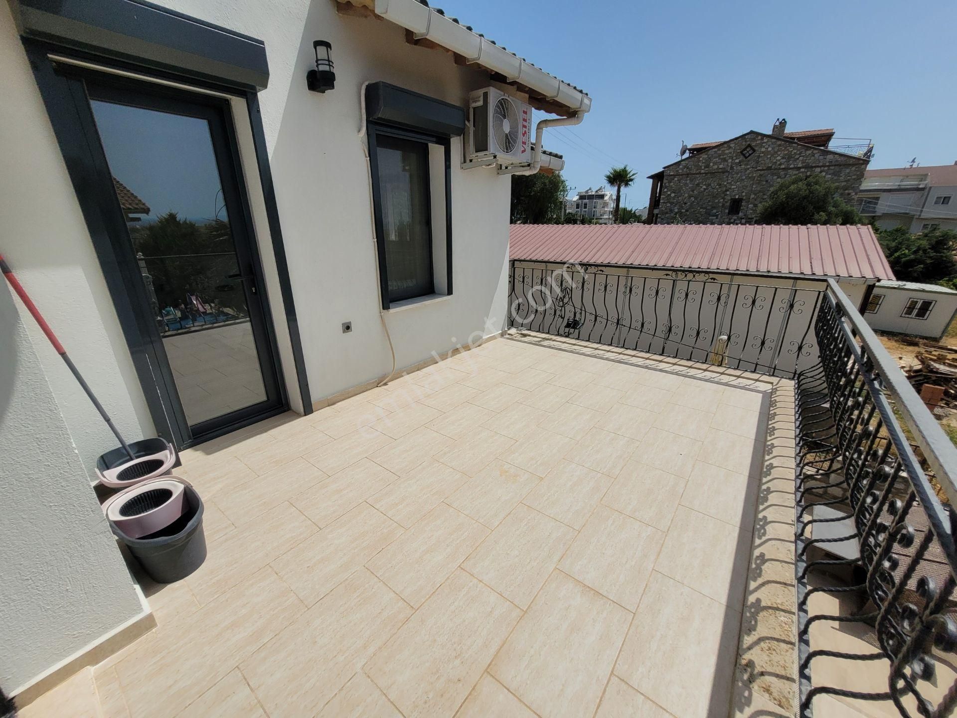 Didim Taş Evler Mevkiinde Tam Müstakil Deniz Ve Gün Batımı Manzaralı Triplex Villa - Görsel 25