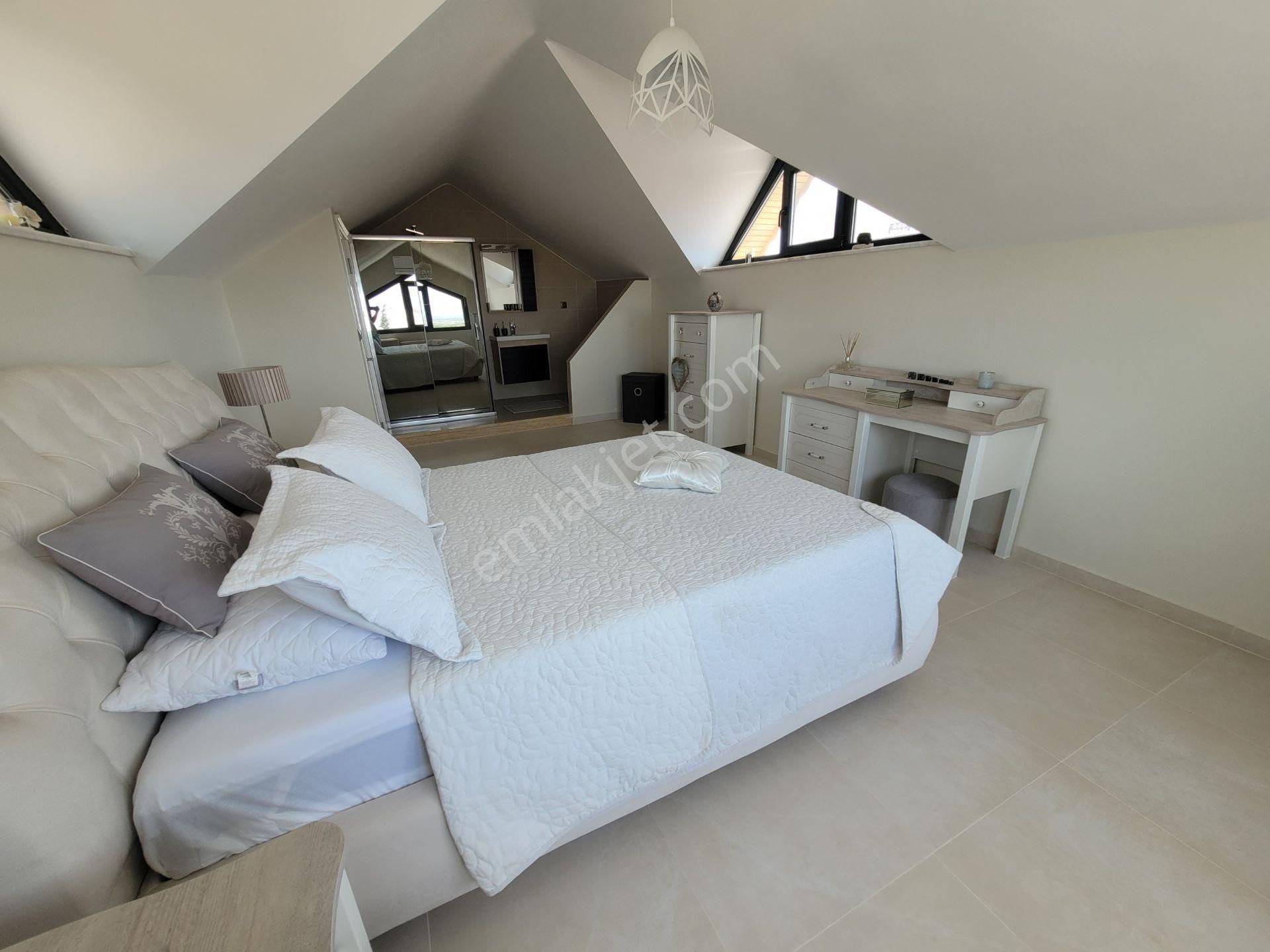 Didim Taş Evler Mevkiinde Tam Müstakil Deniz Ve Gün Batımı Manzaralı Triplex Villa - Görsel 30