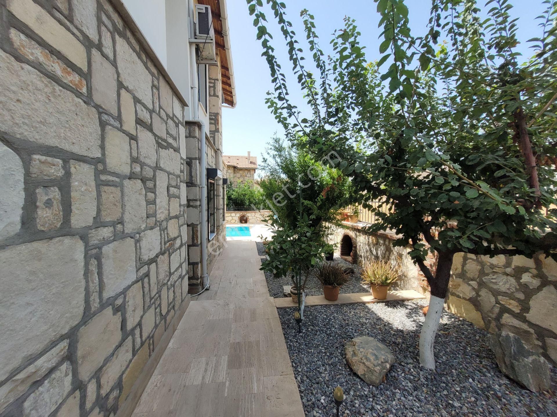 Didim Taş Evler Mevkiinde Tam Müstakil Deniz Ve Gün Batımı Manzaralı Triplex Villa - Görsel 5