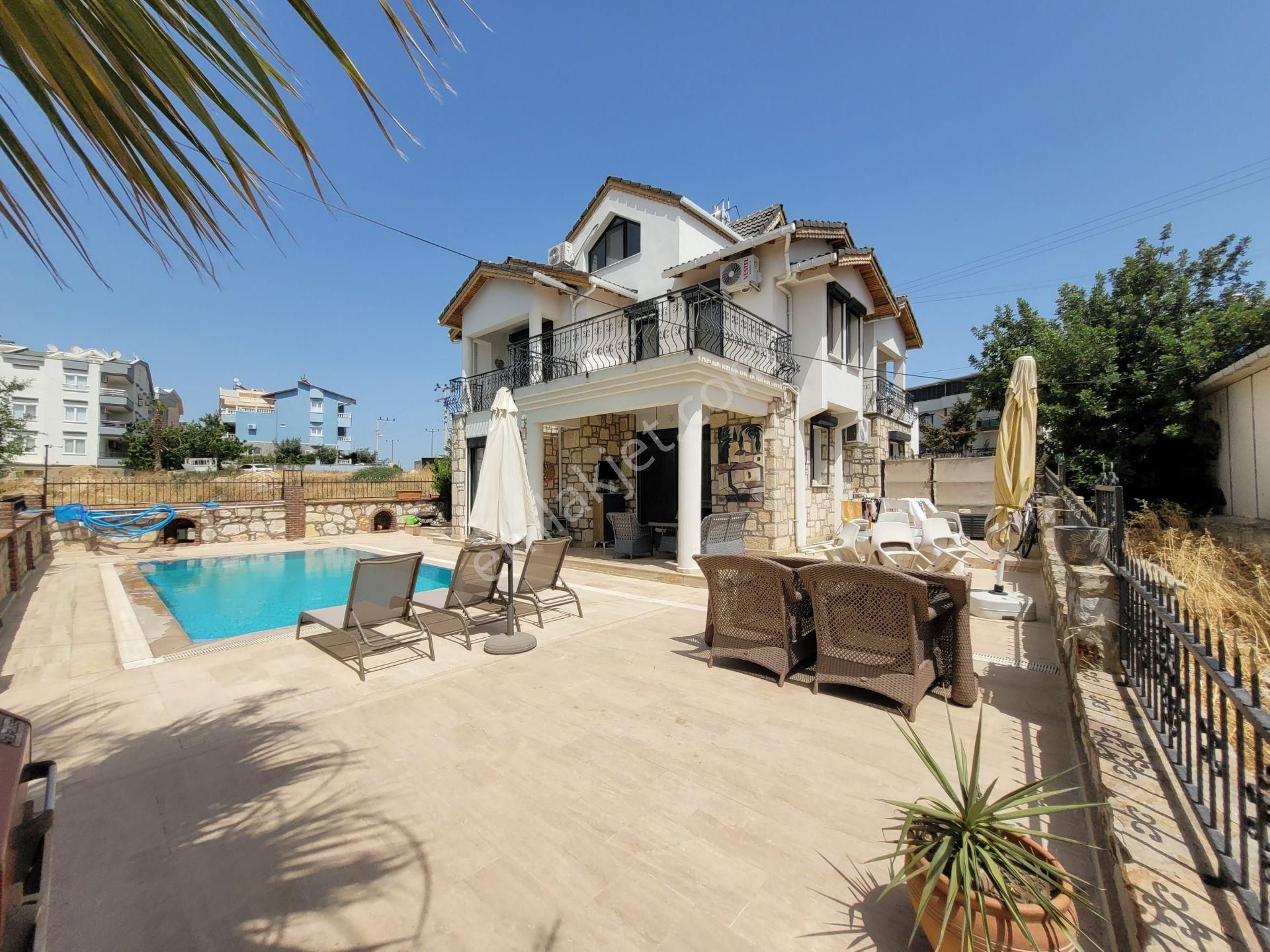 Didim Taş Evler Mevkiinde Tam Müstakil Deniz Ve Gün Batımı Manzaralı Triplex Villa - Görsel 8