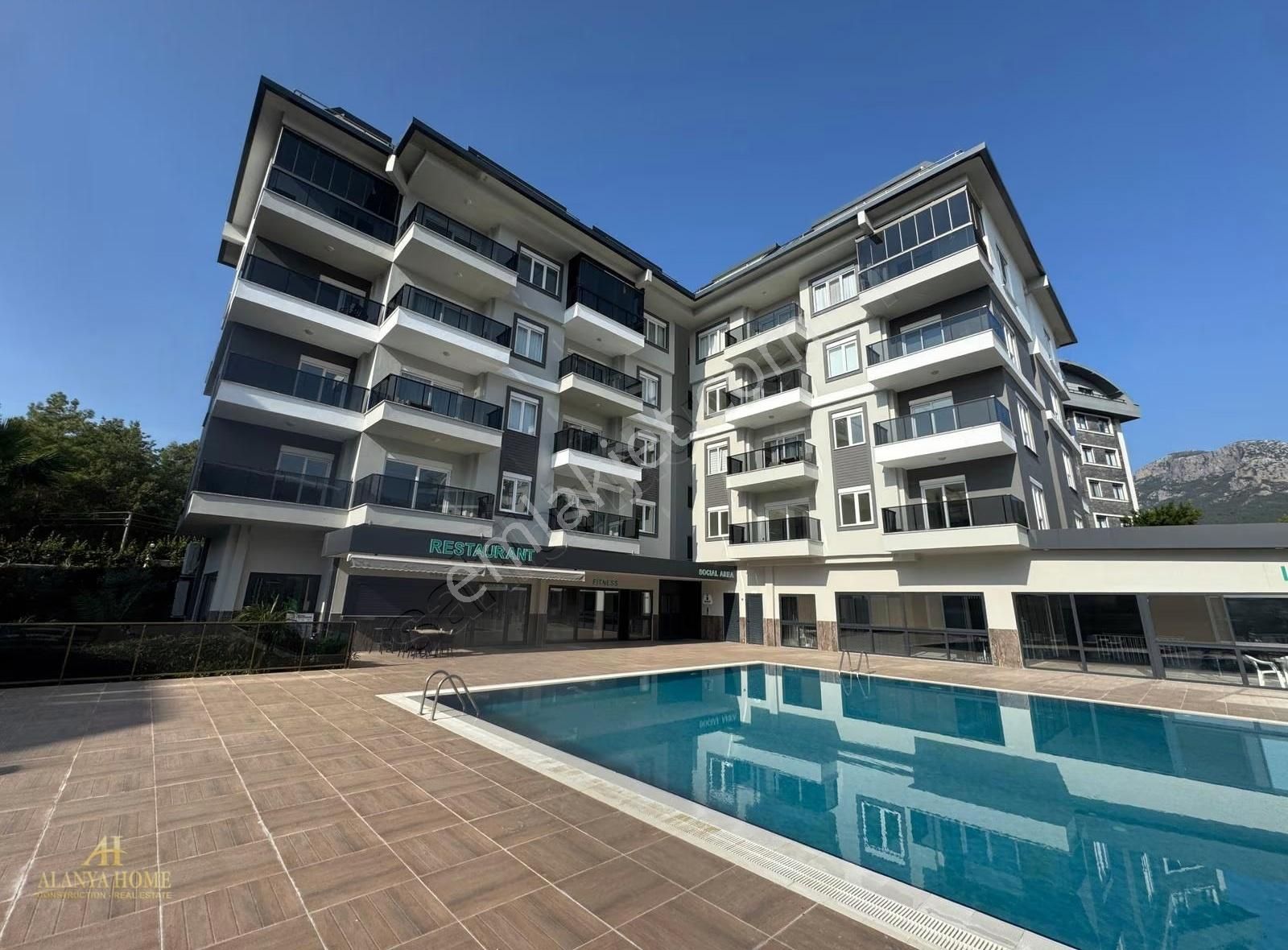 Oba' Full Aktivite 1+1 Full Eşyalı Çift Balkonlu Havuz Manzaralı - Görsel 17