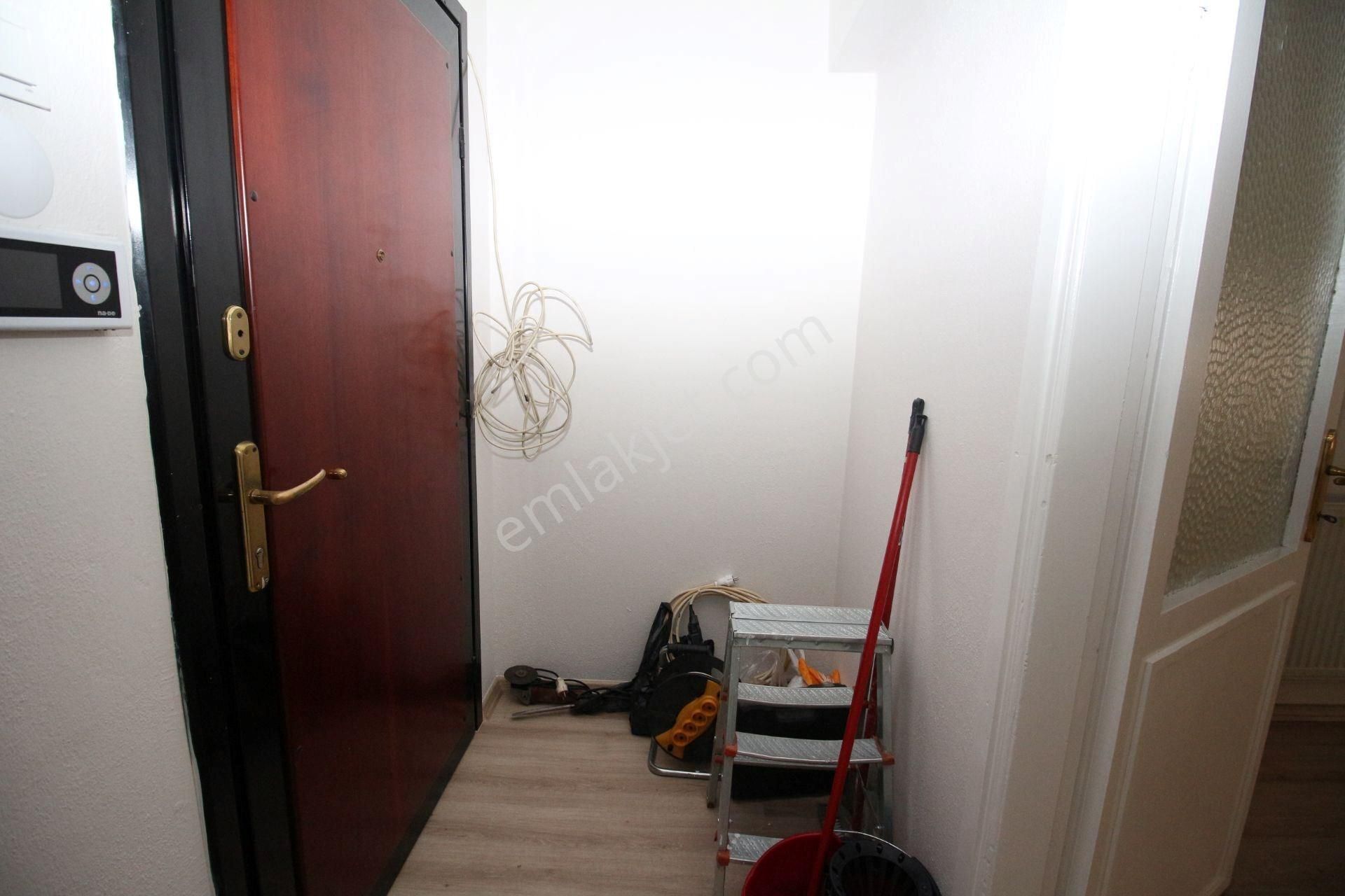 Polat Cad. Yakını Arakat Doğalgazlı Geniş Daire - Görsel 11