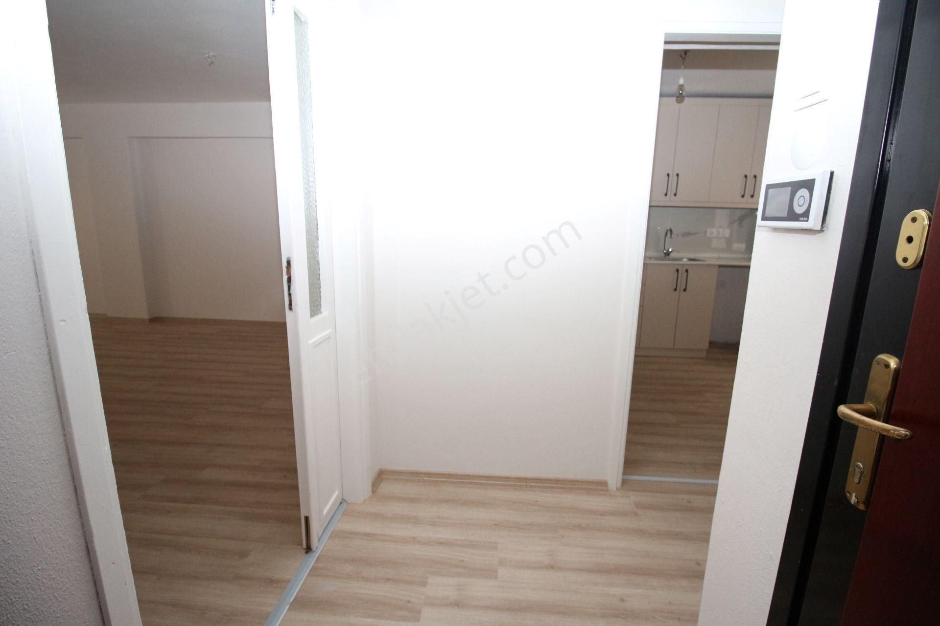 Polat Cad. Yakını Arakat Doğalgazlı Geniş Daire - Görsel 12