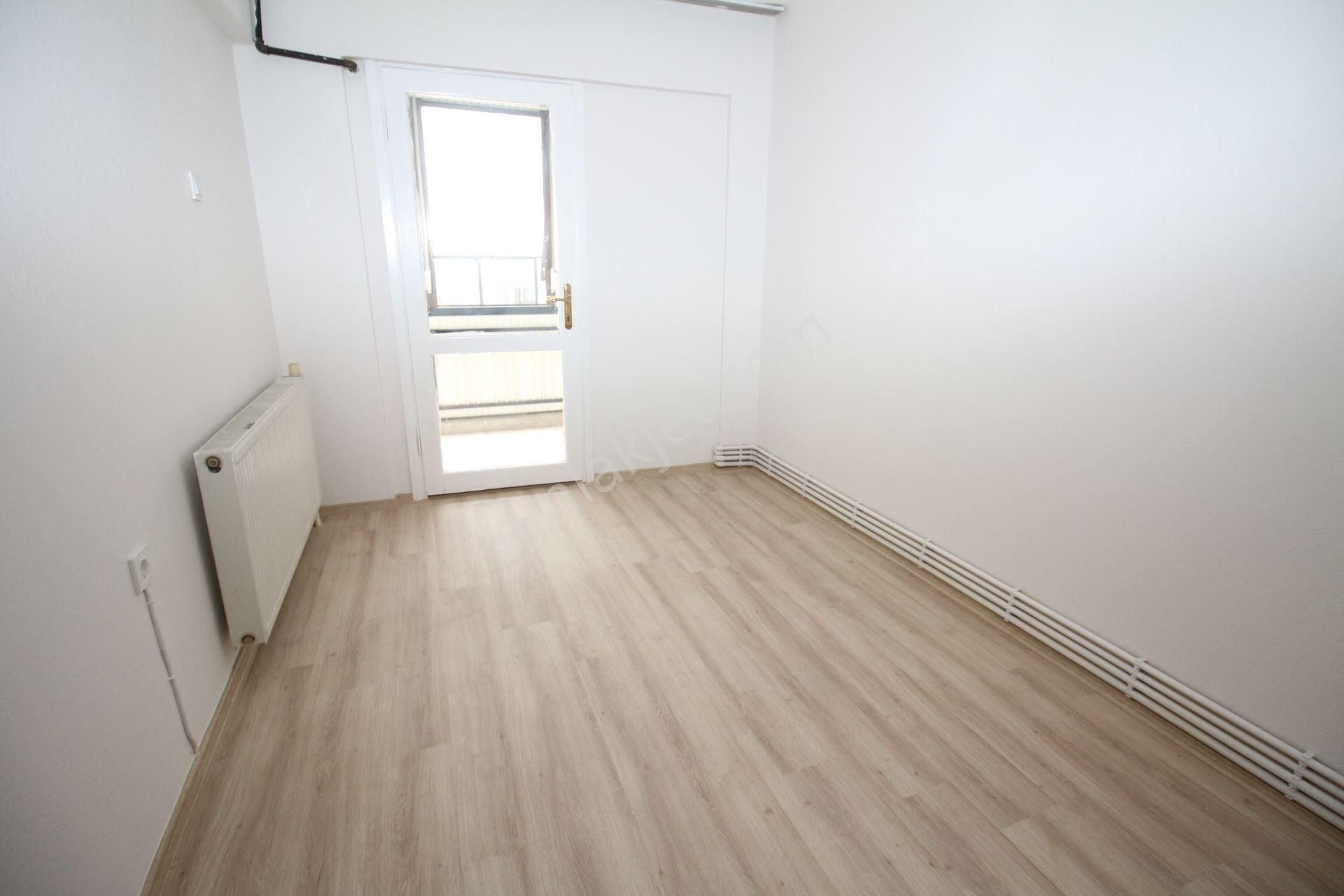 Polat Cad. Yakını Arakat Doğalgazlı Geniş Daire - Görsel 32