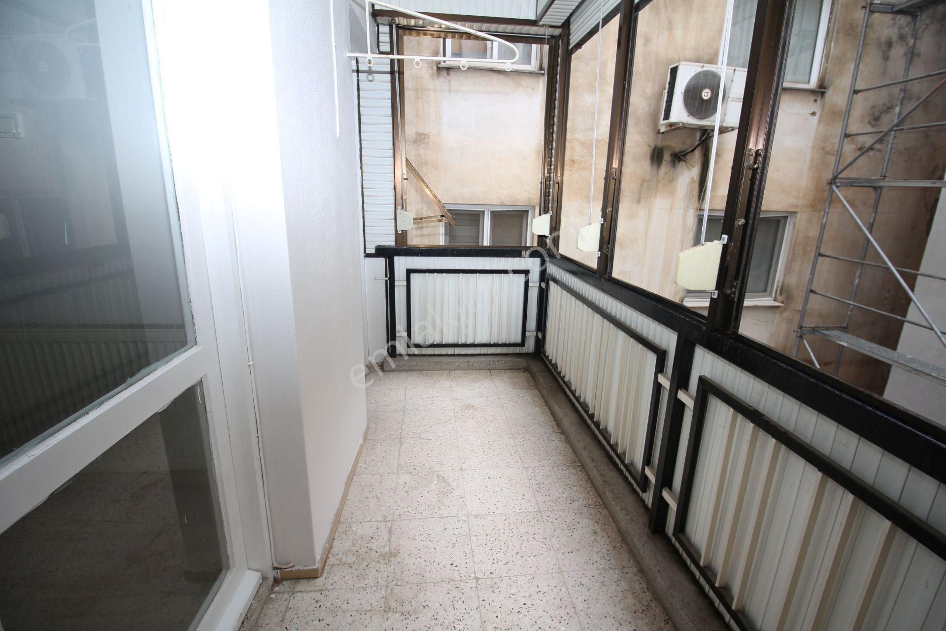 Polat Cad. Yakını Arakat Doğalgazlı Geniş Daire - Görsel 30