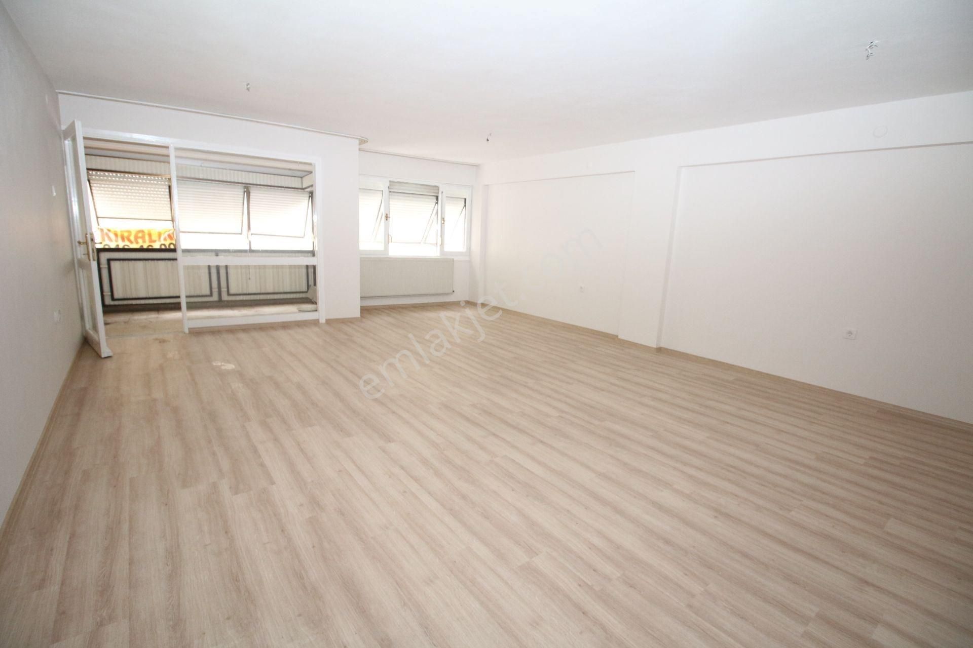 Polat Cad. Yakını Arakat Doğalgazlı Geniş Daire - Görsel 2