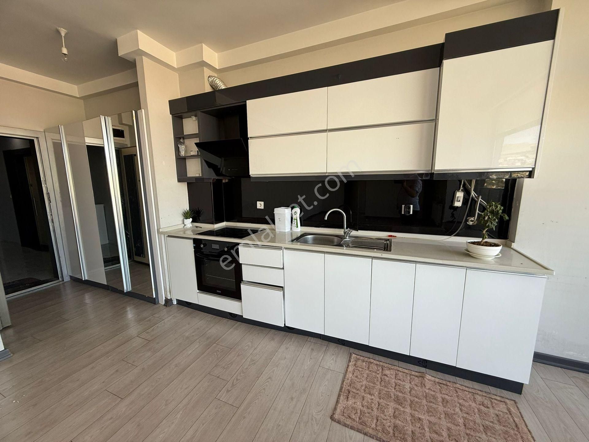 Nek Tower Plazada Güvenlikli Manzaralı 1+1 Satılık Home Ofis - Görsel 3