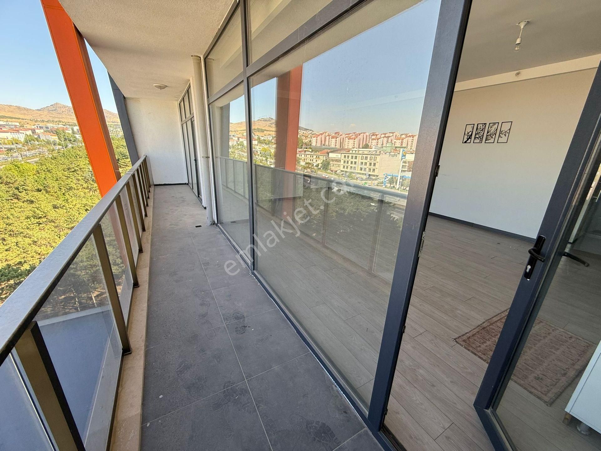 Nek Tower Plazada Güvenlikli Manzaralı 1+1 Satılık Home Ofis - Görsel 7
