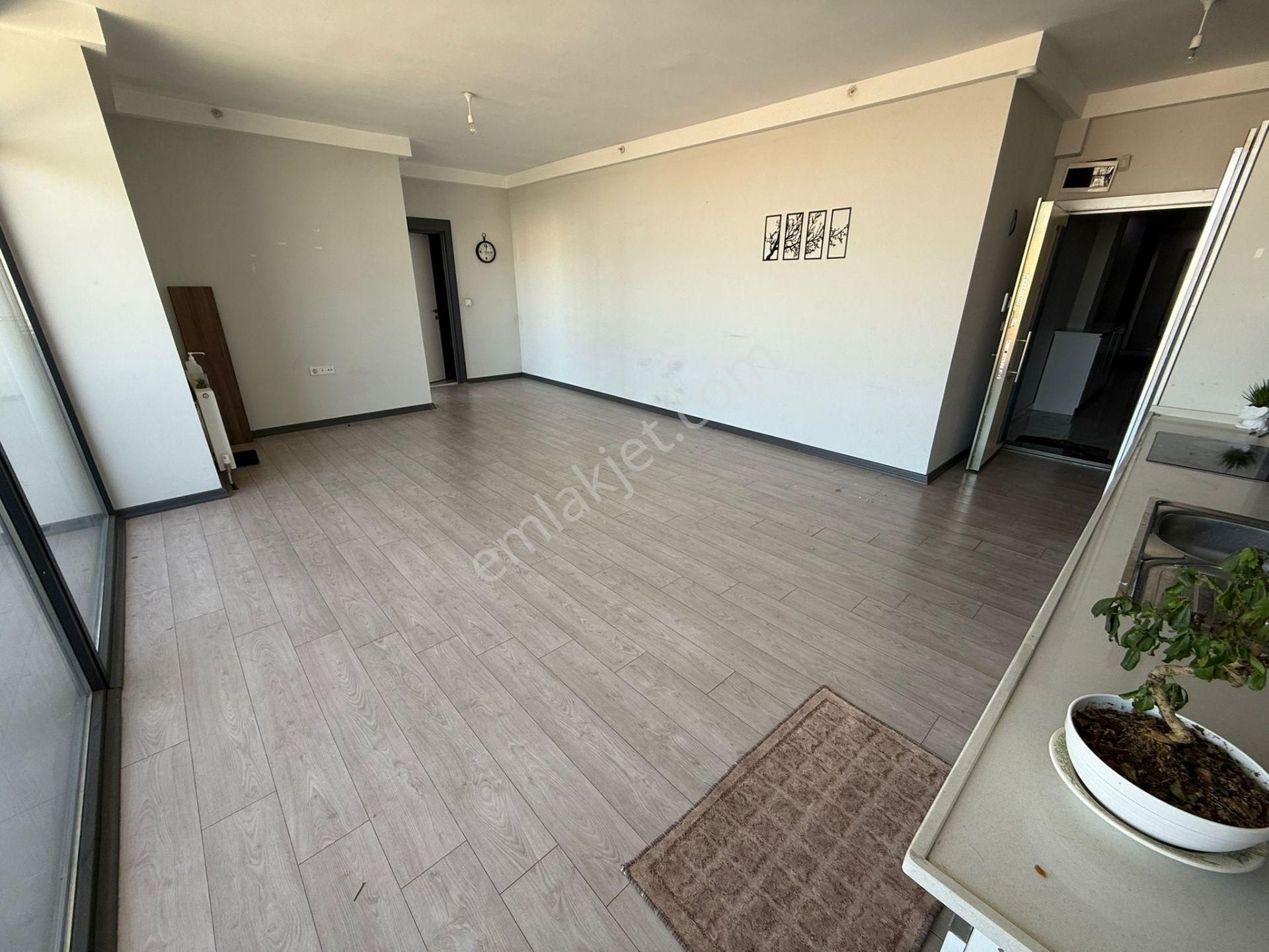 Nek Tower Plazada Güvenlikli Manzaralı 1+1 Satılık Home Ofis - Görsel 4