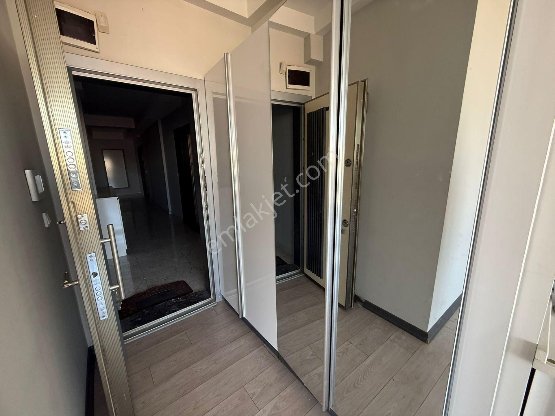 Nek Tower Plazada Güvenlikli Manzaralı 1+1 Satılık Home Ofis - Görsel 13