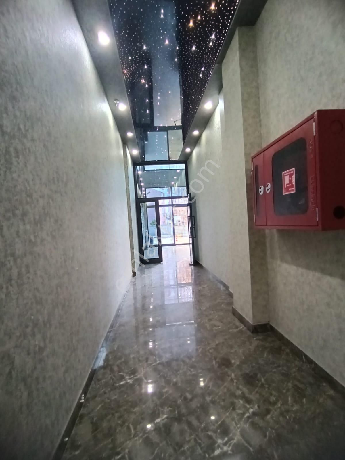 Nek Tower Plazada Güvenlikli Manzaralı 1+1 Satılık Home Ofis - Görsel 23