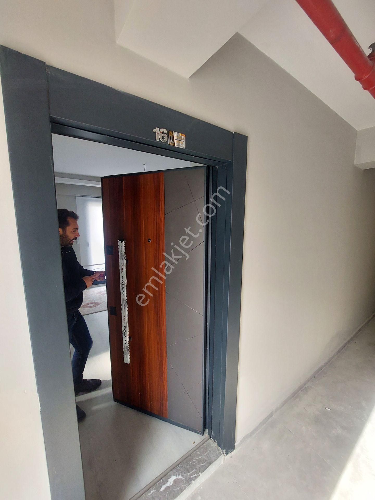 Havuzlu Site İçerisinde Sıfır Eşyalı Sıfır Lüks 1+1 Daire - Görsel 33